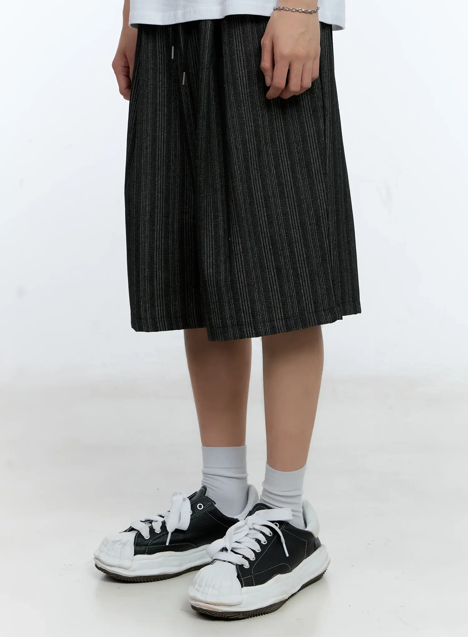Men's Striped Pintuck Shorts IL529 - Image 4
