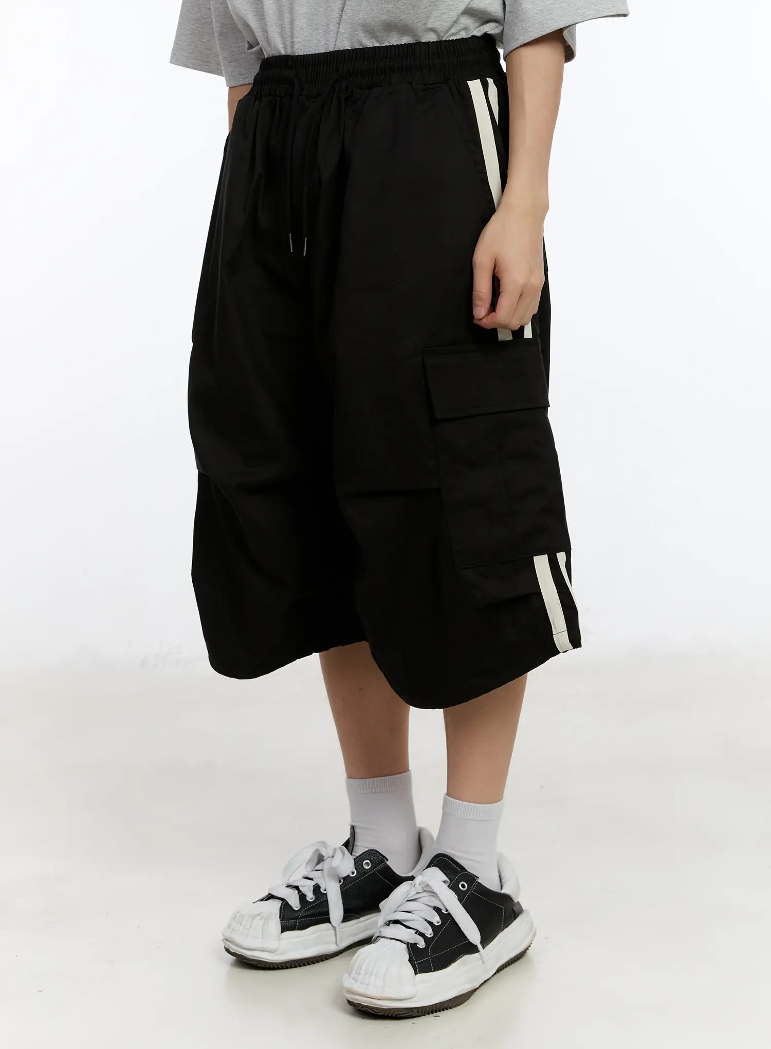 Men's Striped Pocket Track Shorts IA507 - Image 6