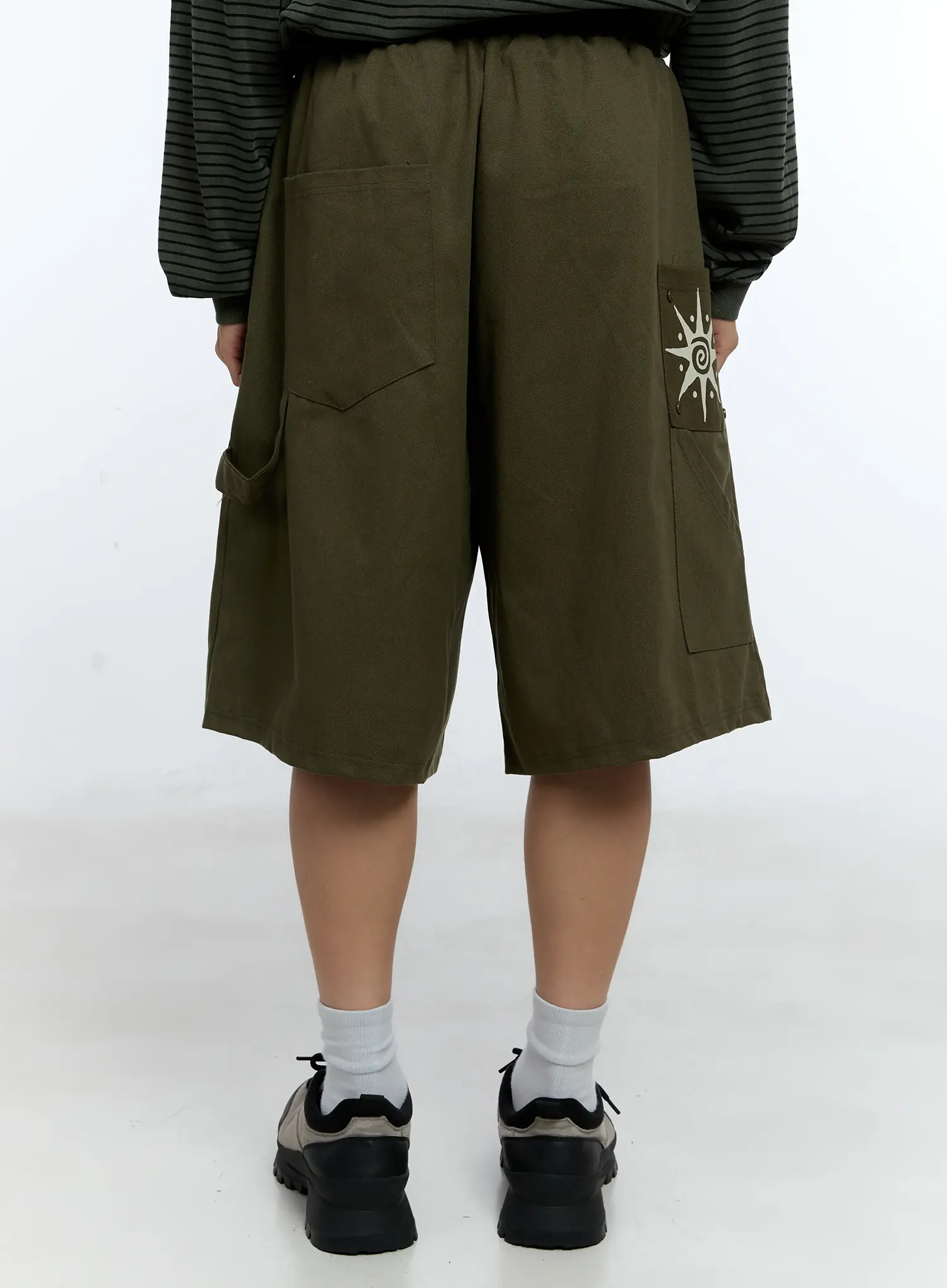 Men's Utility Bermuda Shorts IG519 - Image 10
