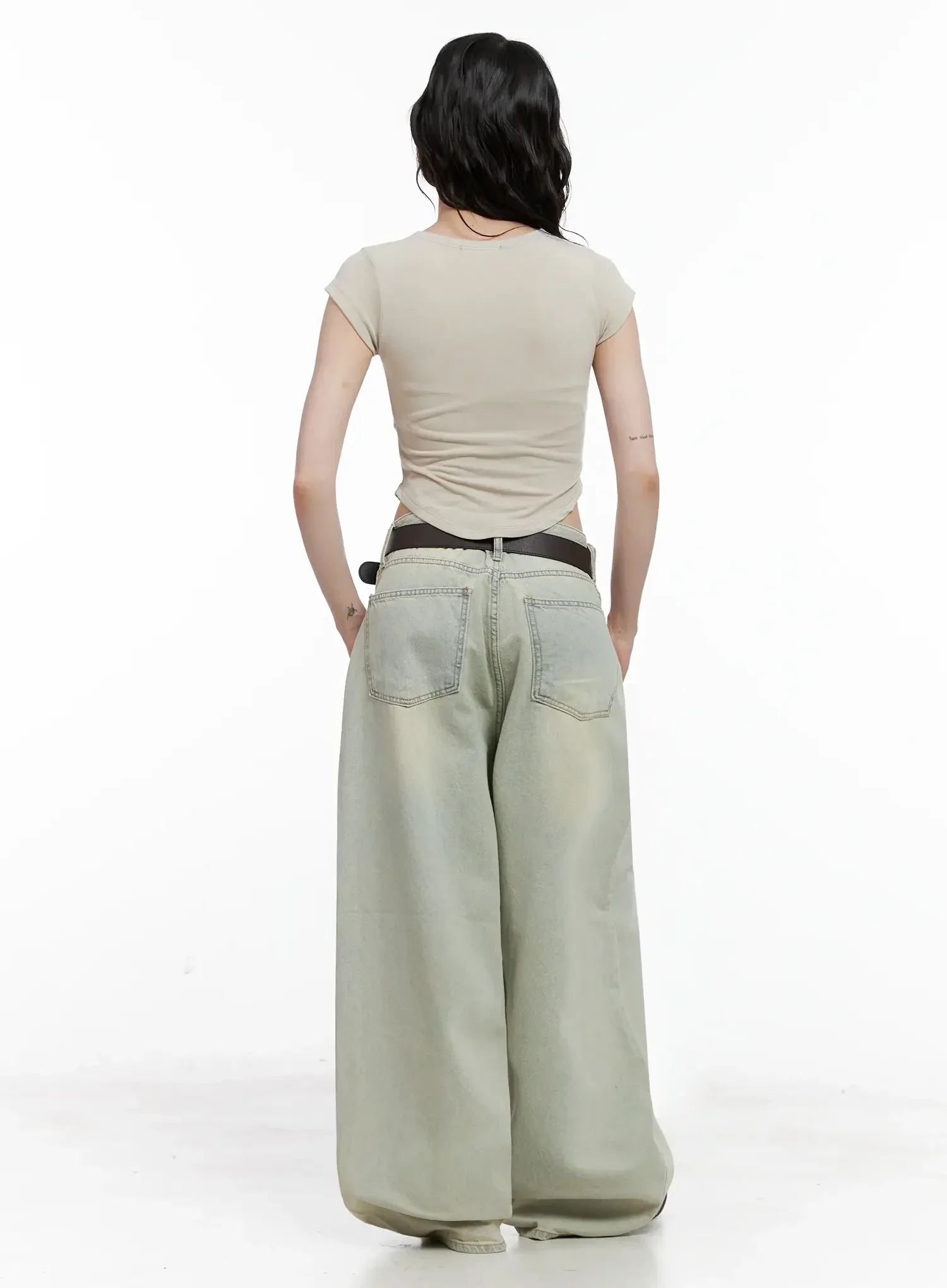 Minimalist V-Neck Crop Top IL531 - Image 14
