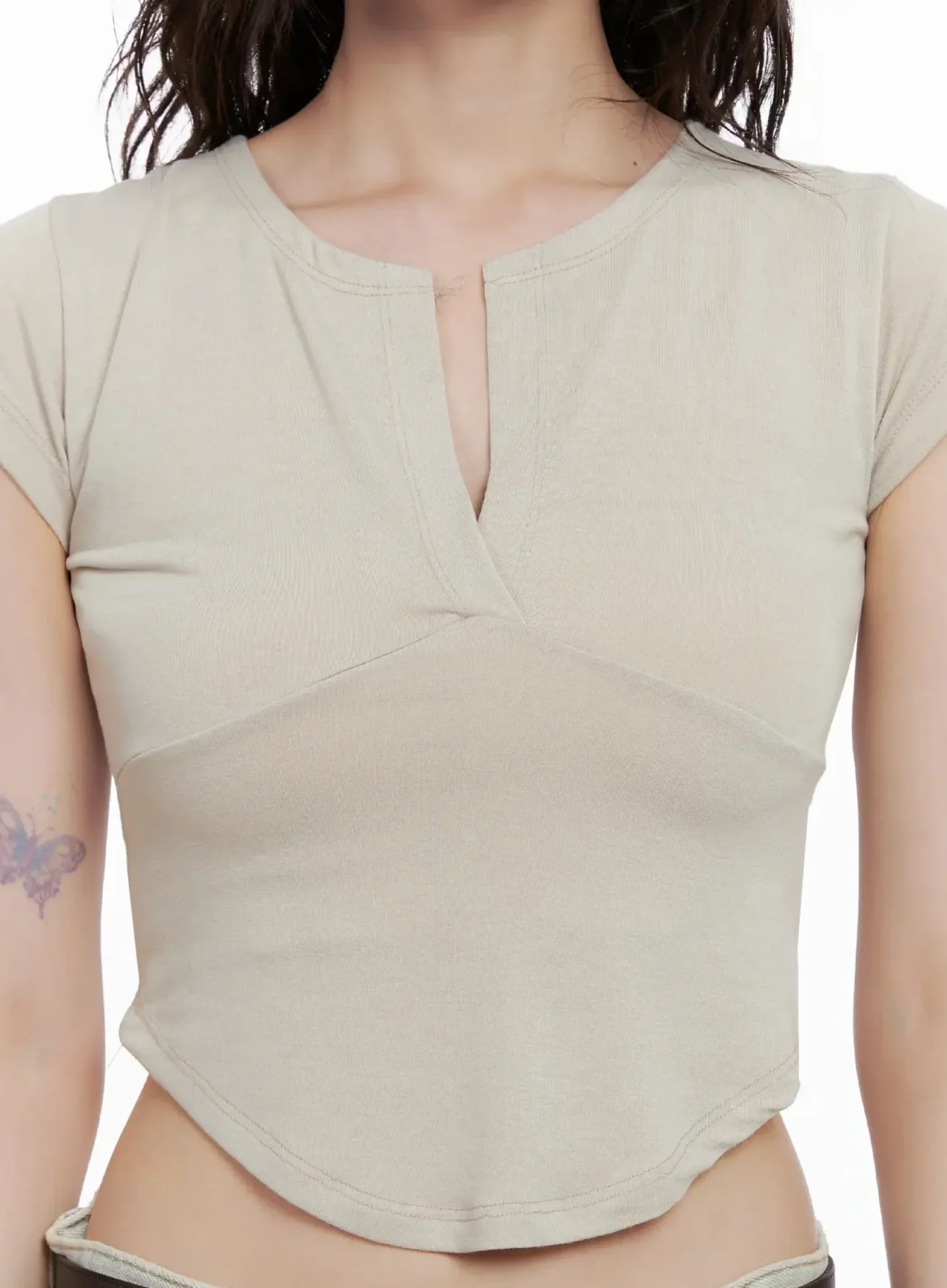 Minimalist V-Neck Crop Top IL531 - Image 4