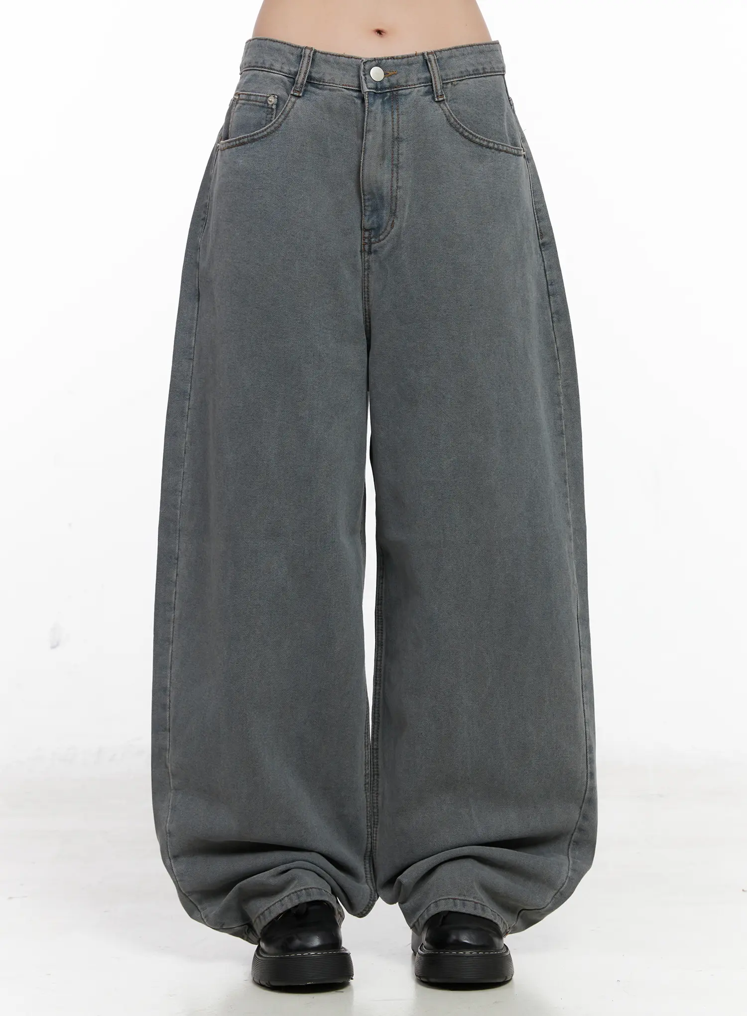 Odet Wide-Leg Balloon Jeans CN512