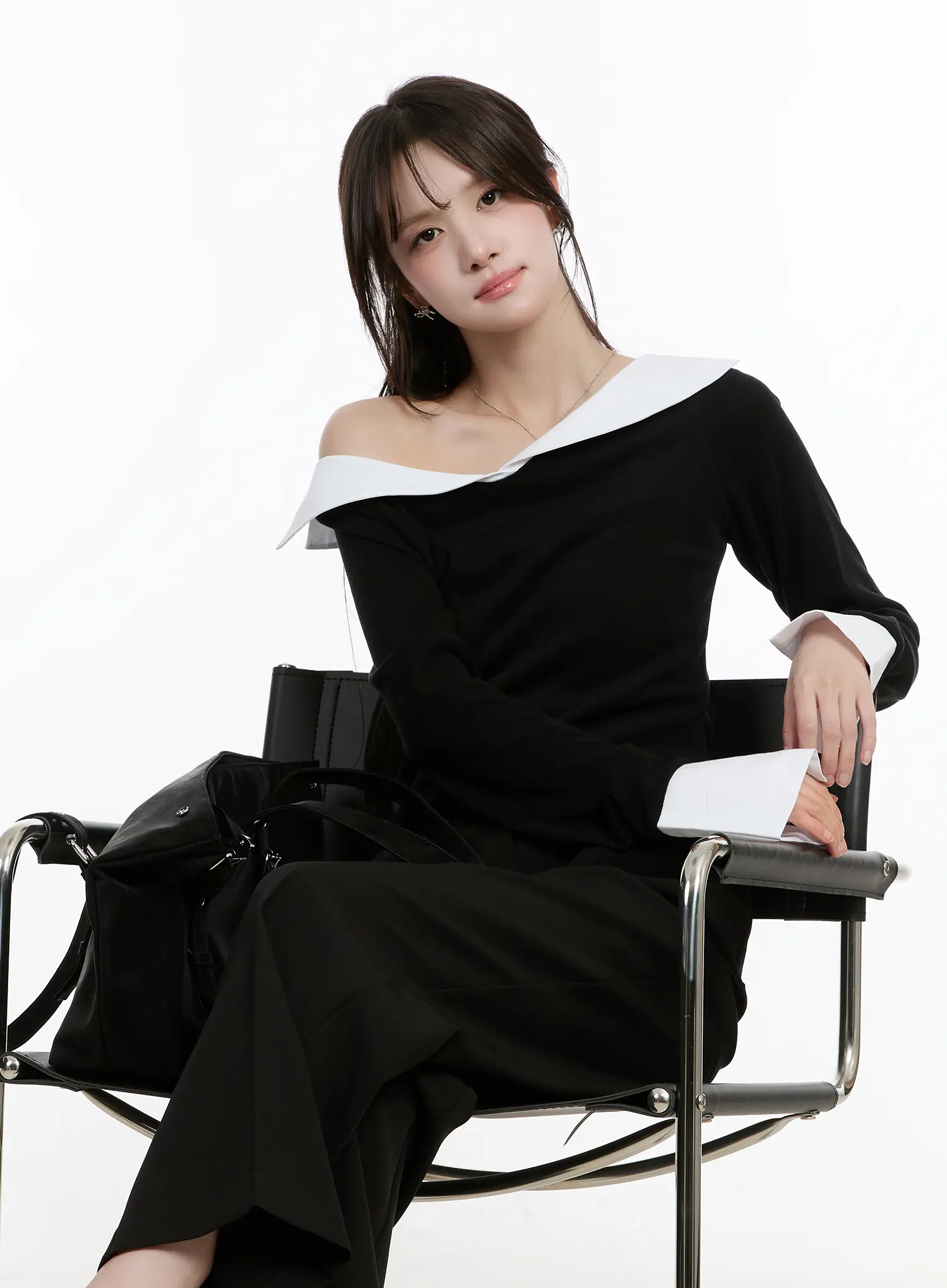 Off-Shoulder Contrast Long Sleeve Top CM510