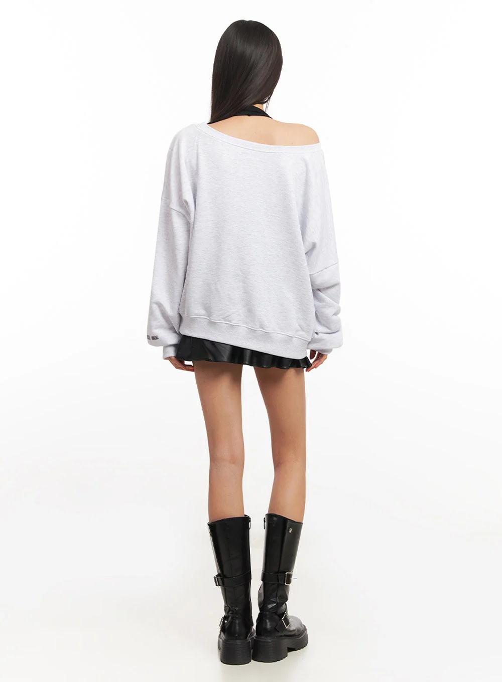 Off-Shoulder Cross Graphic Sweatshirt IA507 - Image 12