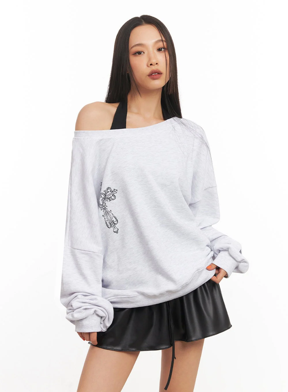 Off-Shoulder Cross Graphic Sweatshirt IA507 - Image 7