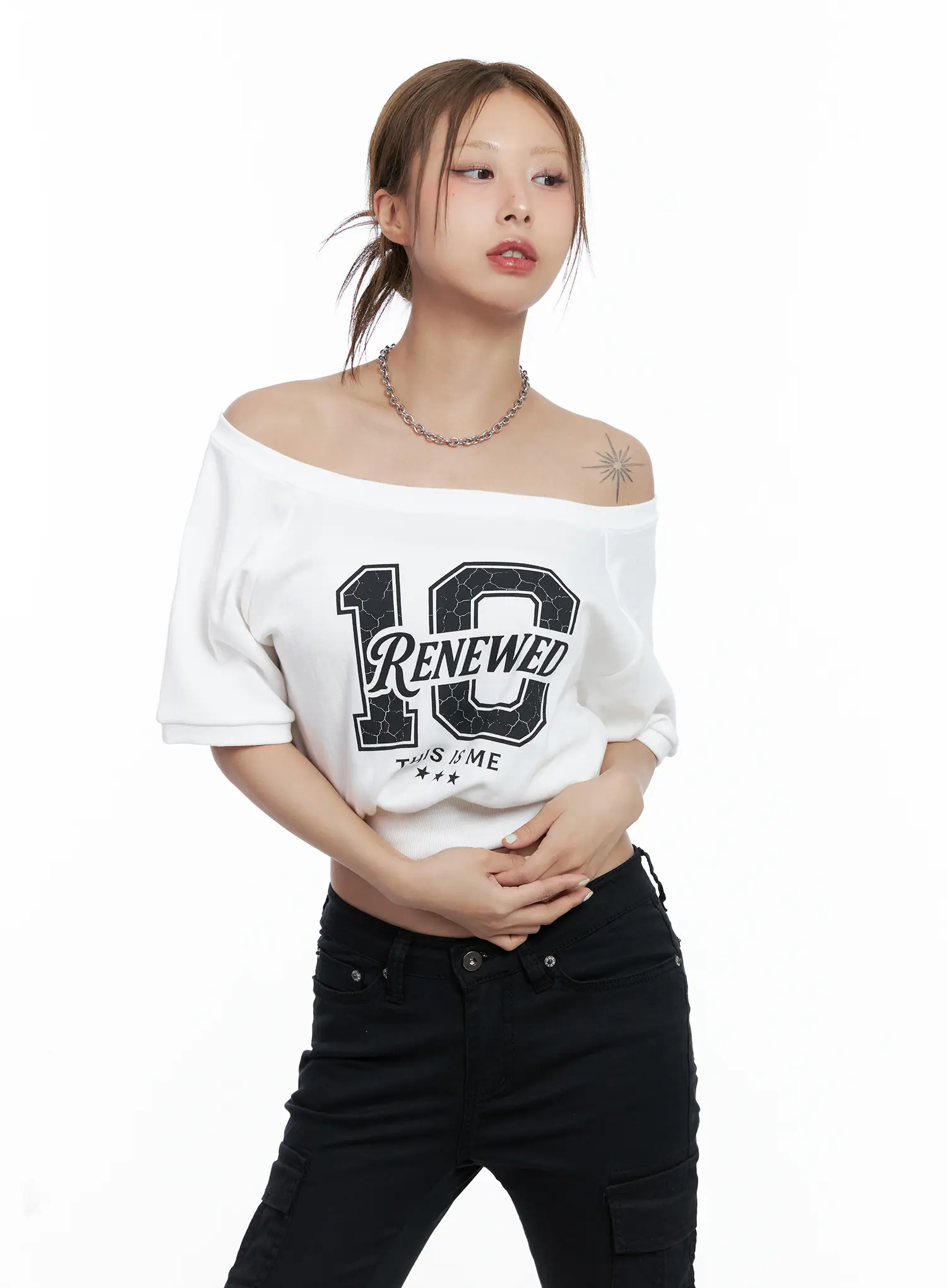 Off-Shoulder Graphic Cropped Tee CL511 - Image 12