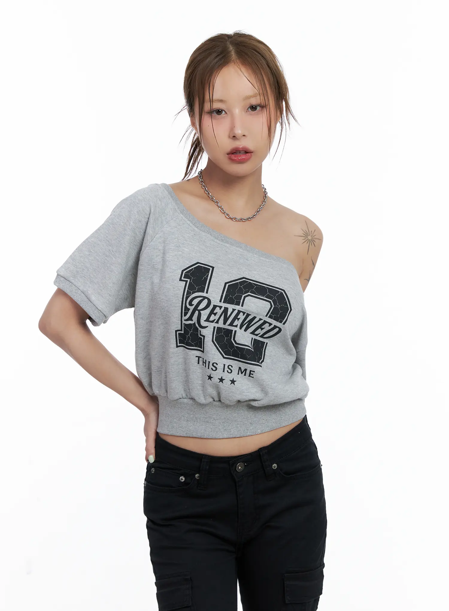 Off-Shoulder Graphic Cropped Tee CL511 - Image 18