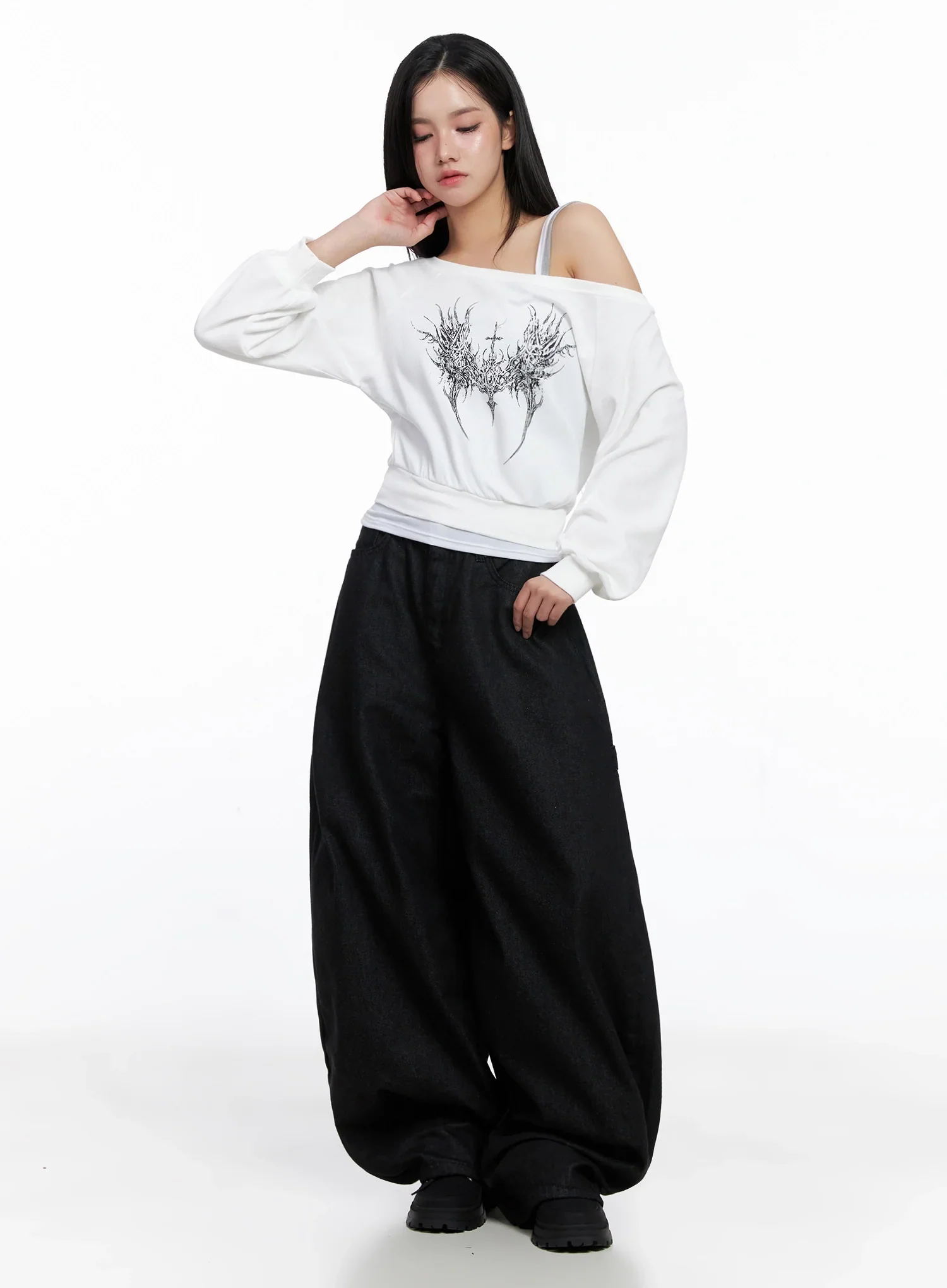 Off-Shoulder Graphic Sweatshirt IS525 - Image 8