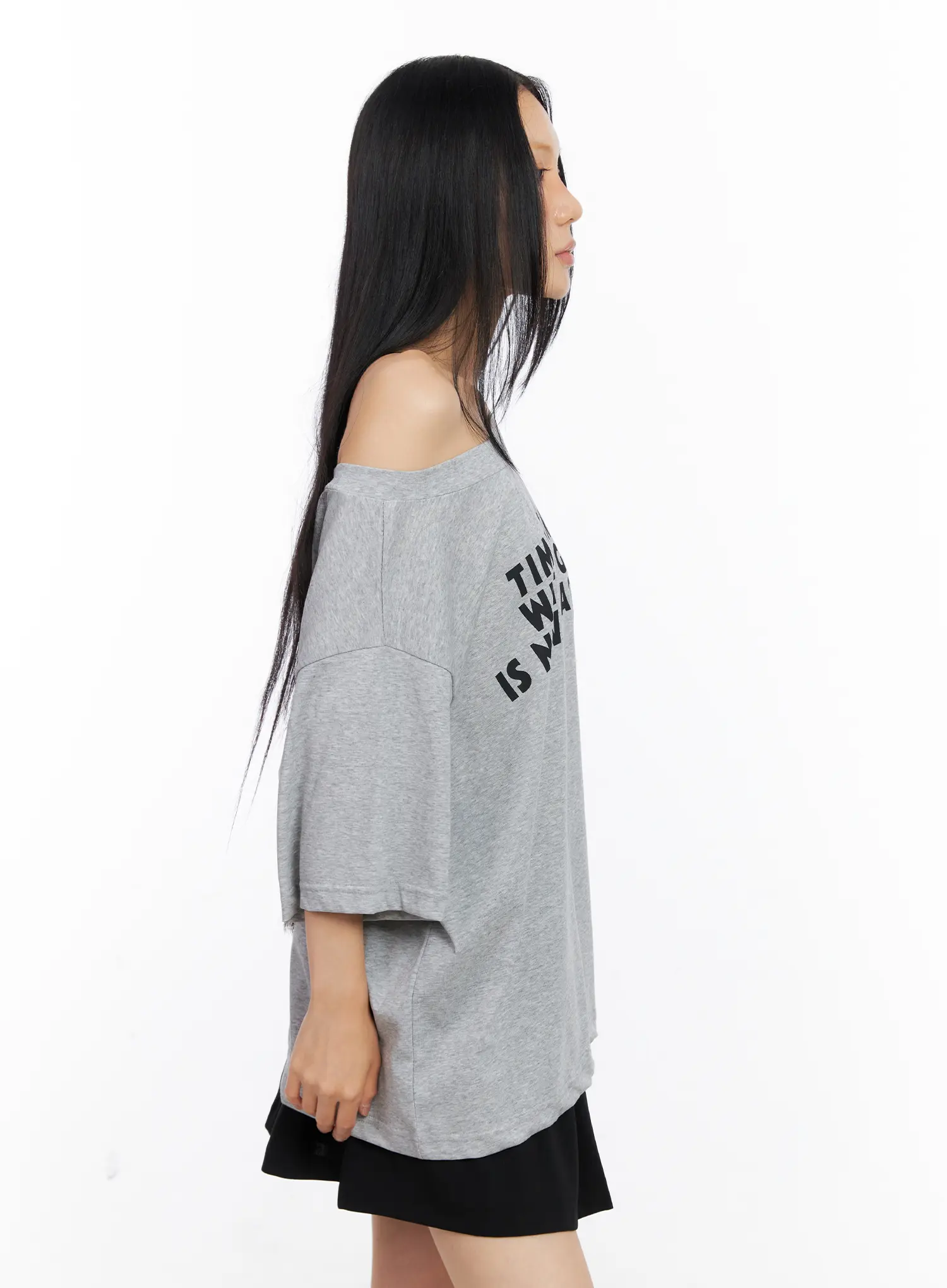 Off-Shoulder Relaxed-Fit Graphic Tee CL530 - Image 6