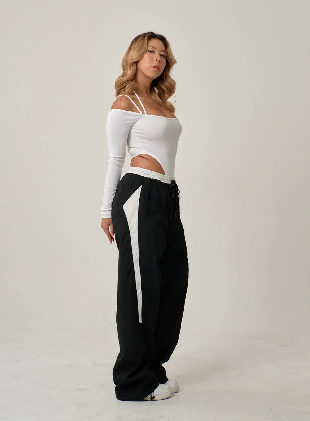 Off-Shoulder Thin Straps Bodysuit IN22 - Image 10