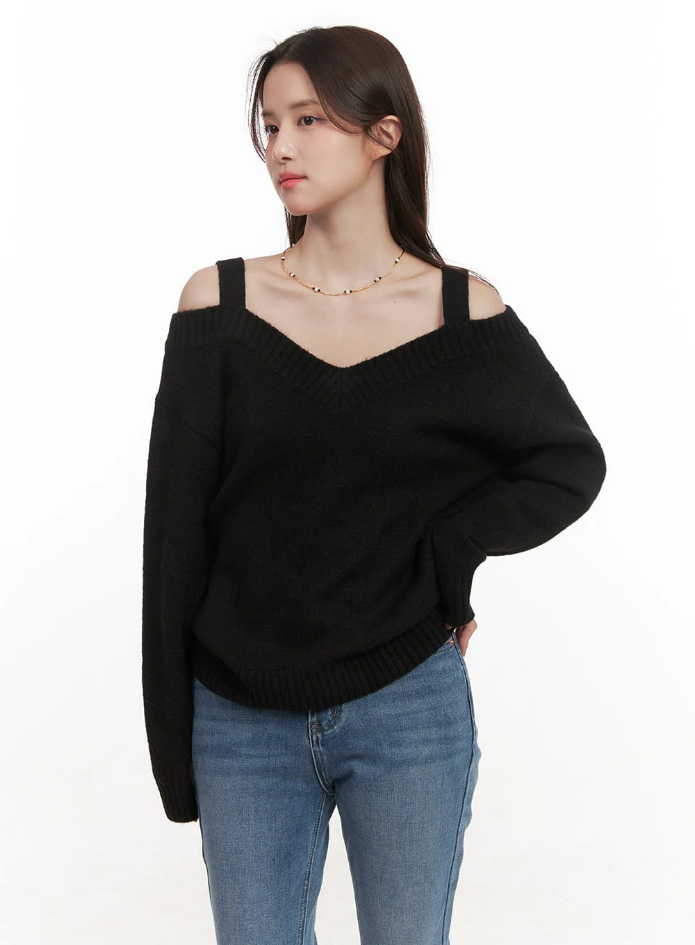 Off-Shoulder V-Neck Sweater with Straps CJ515 - Image 9