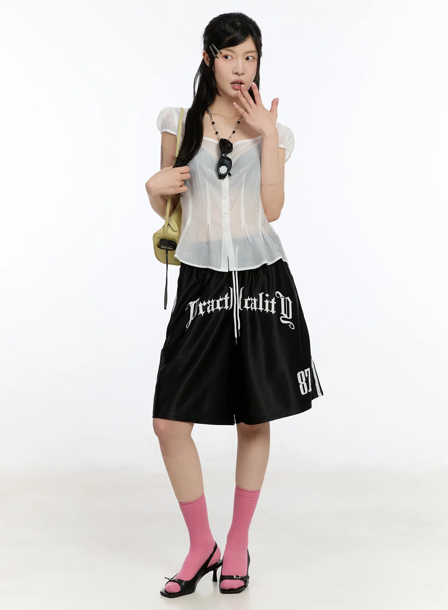 Oversized Graphic Bermuda Shorts CA508