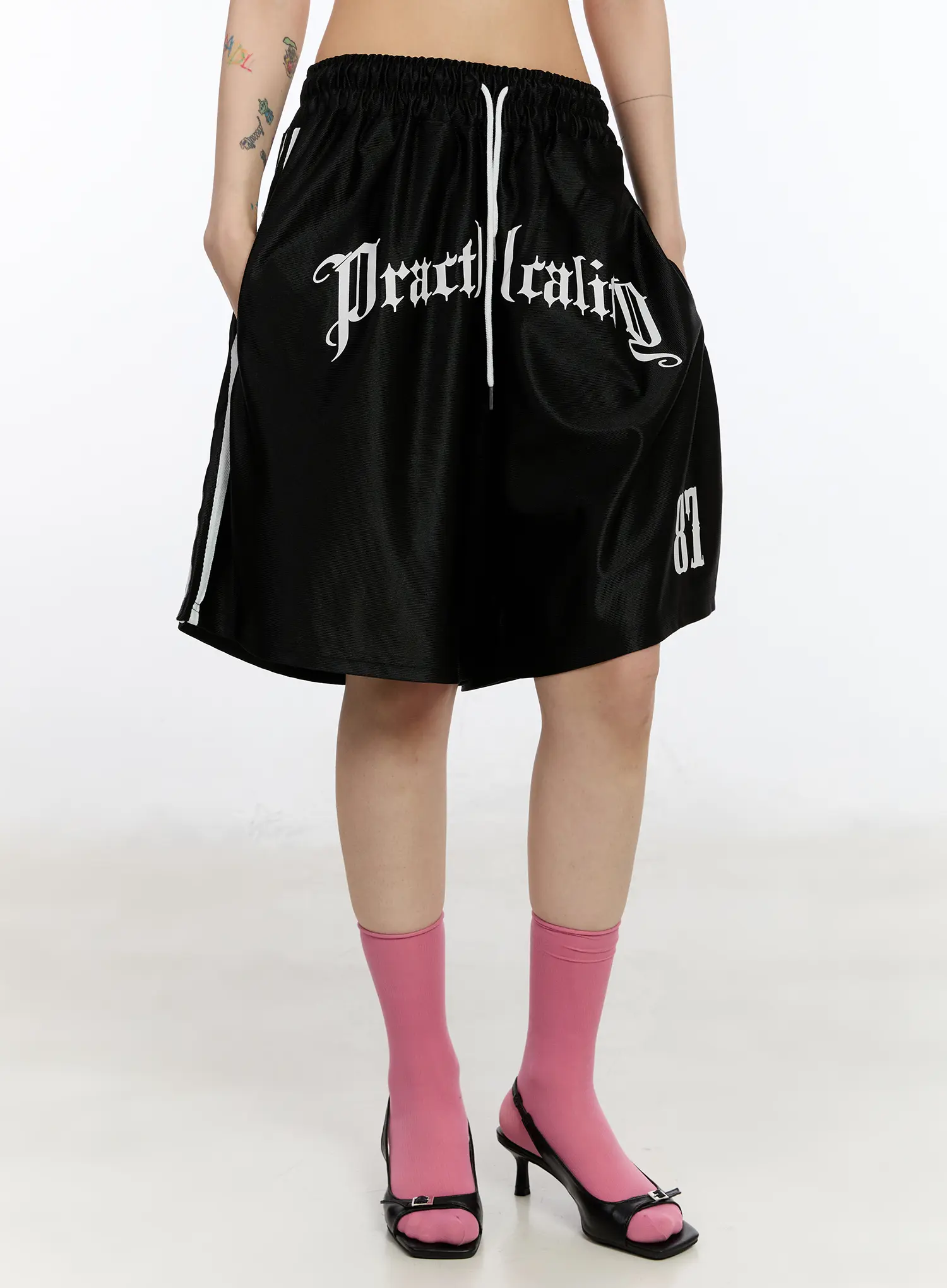 Oversized Graphic Bermuda Shorts CA508 - Image 2