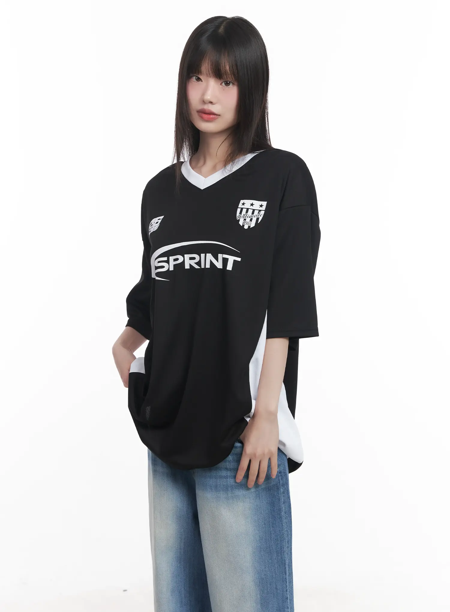 Oversized Graphic V-Neck Jersey CU518 - Image 12