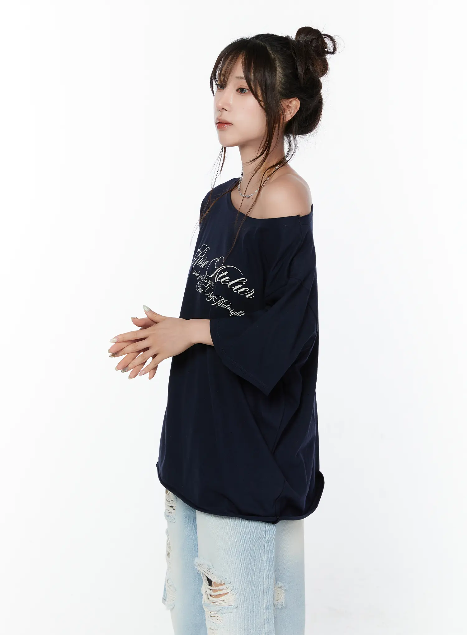 Oversized Off-Shoulder Graphic Tee CY514 - Image 10