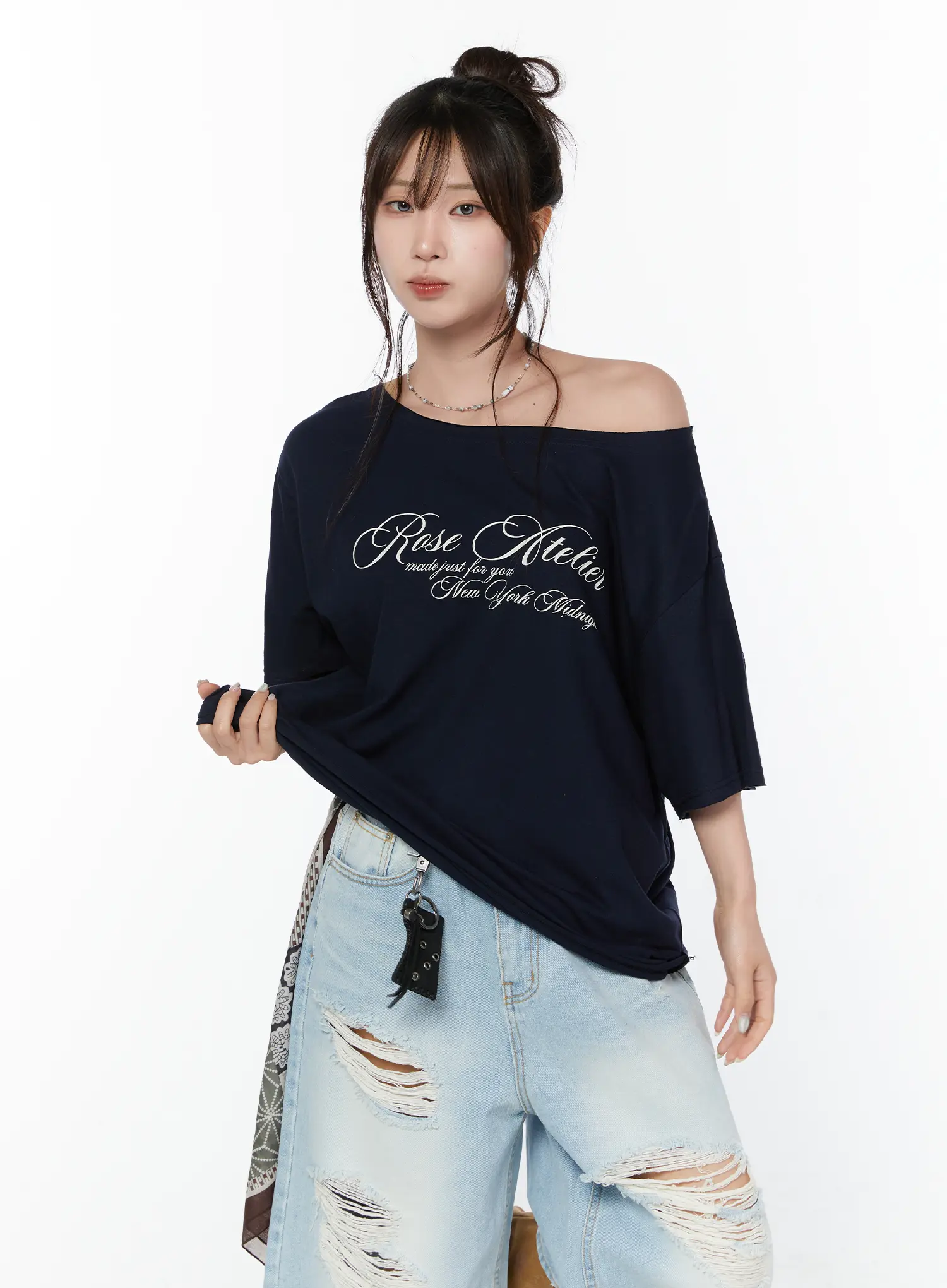 Oversized Off-Shoulder Graphic Tee CY514 - Image 2