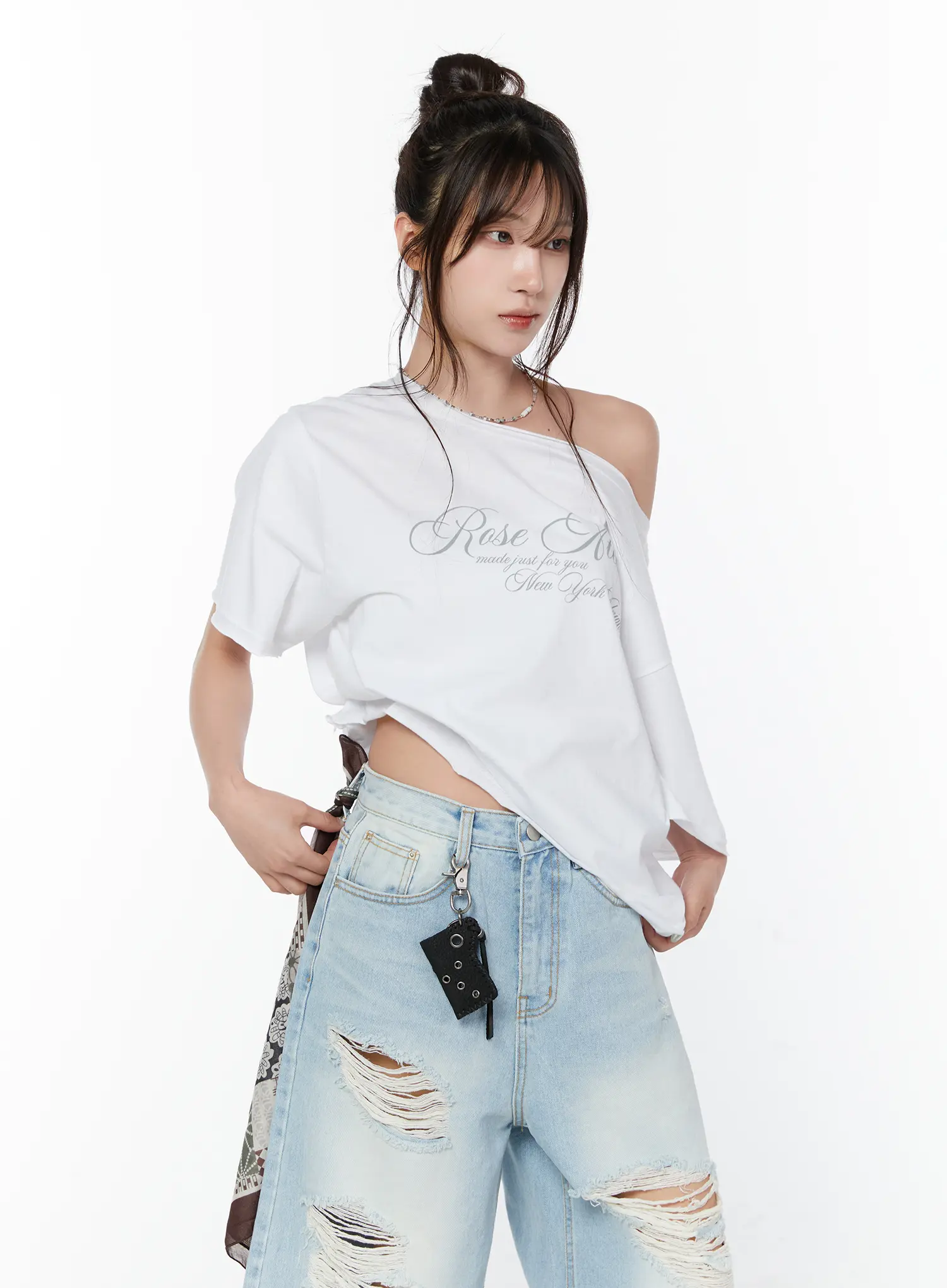 Oversized Off-Shoulder Graphic Tee CY514 - Image 5