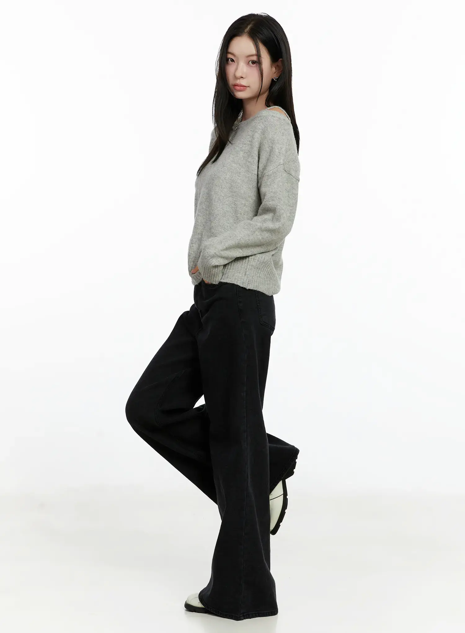 Oversized Off-Shoulder Knit Sweater F502 - Image 8