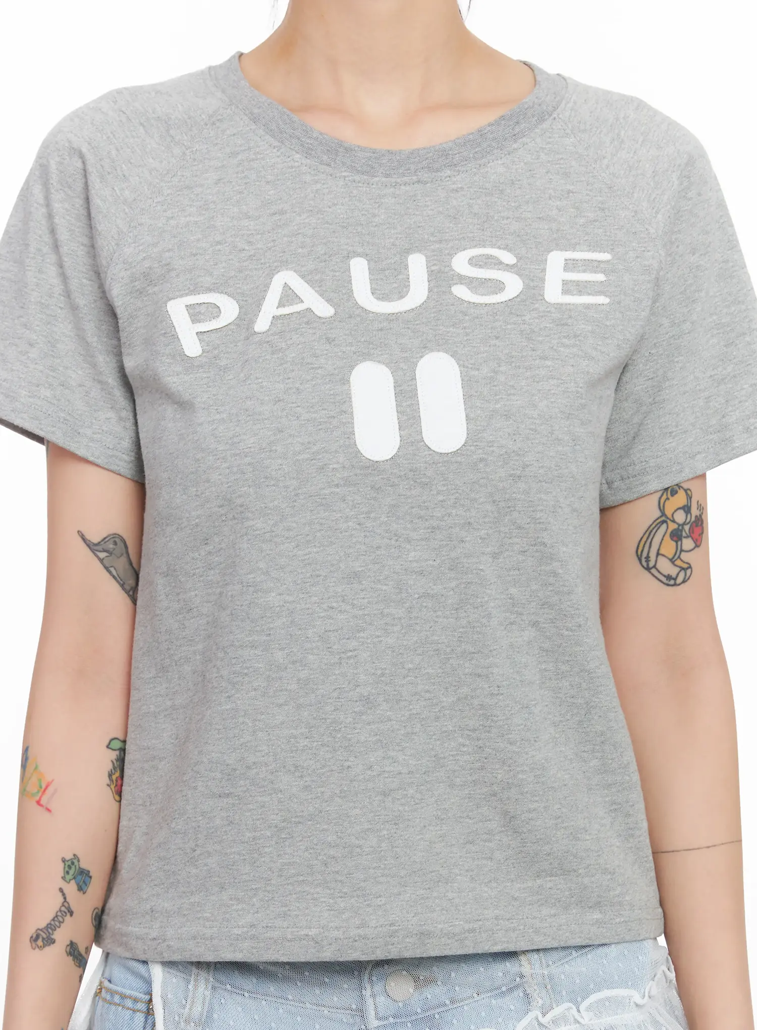 Pause Graphic Cropped Tee CL528 - Image 4