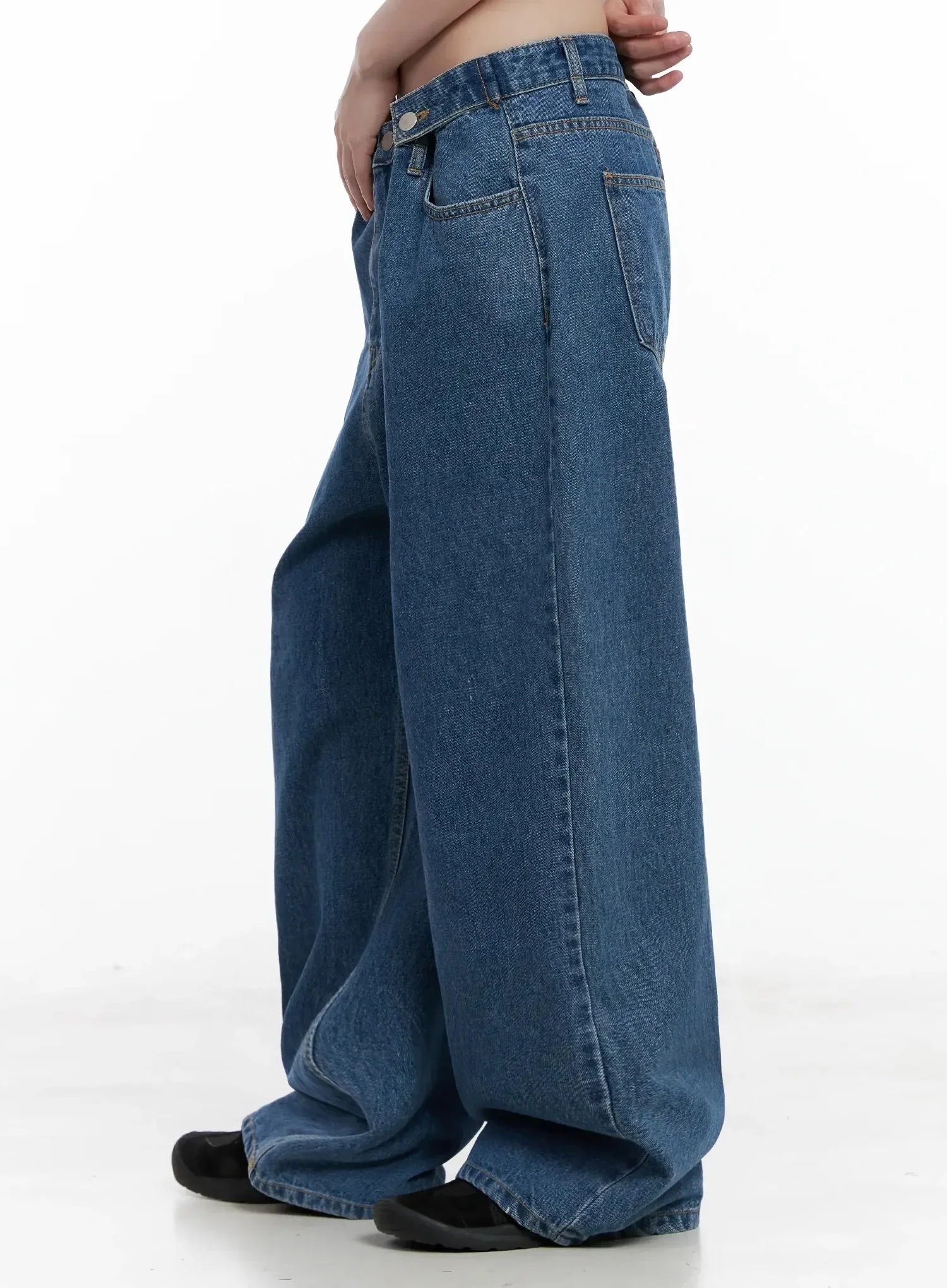 Pharita Loose-Fit Jeans IL528 - Image 12