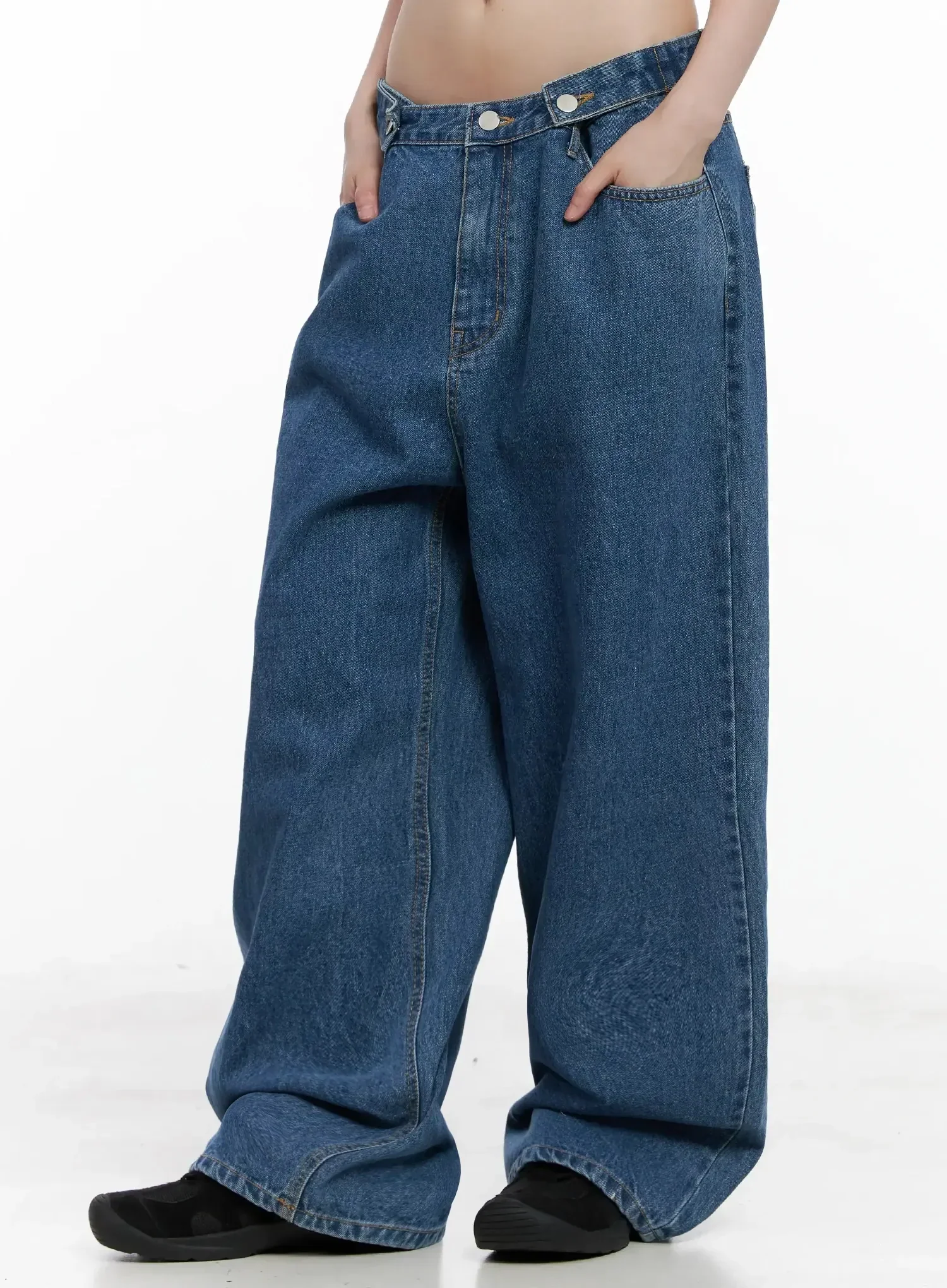 Pharita Loose-Fit Jeans IL528 - Image 8