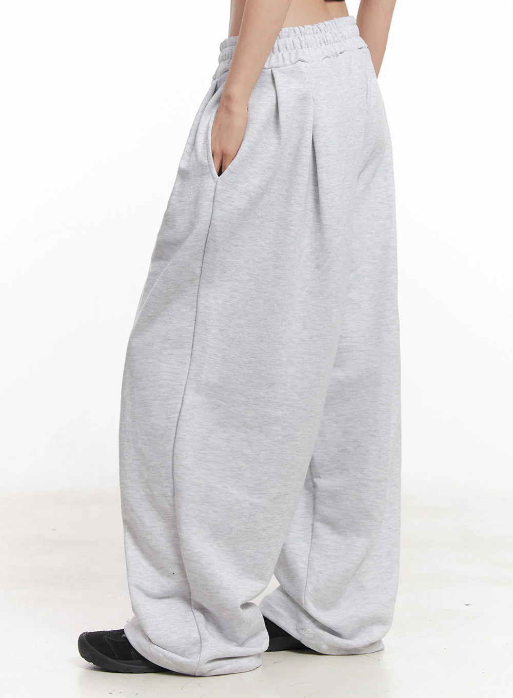 Pintuck Oversized Sweatpants IY516 - Image 13