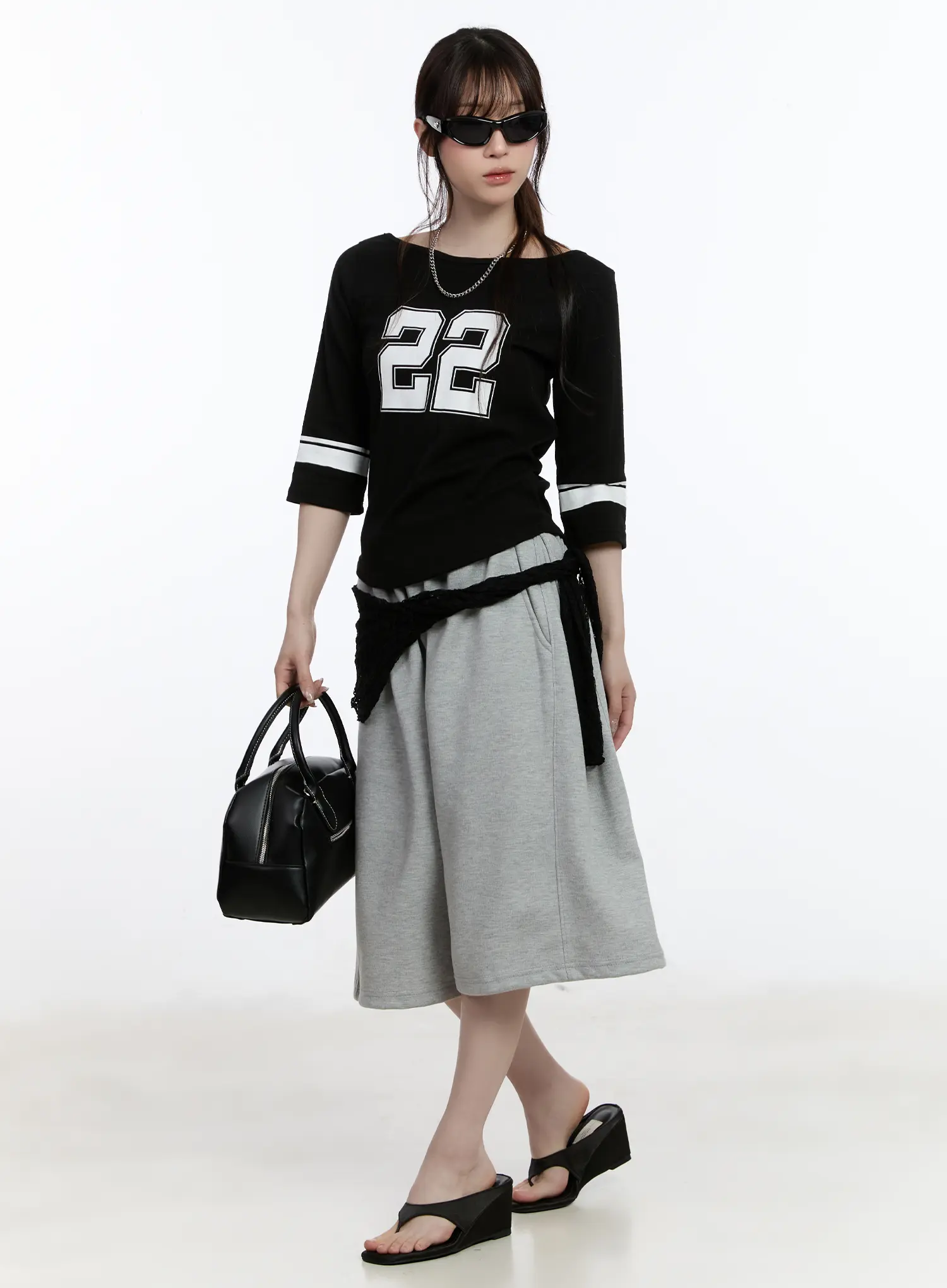 Pleated Baggy Sweat Shorts CA503 - Image 2
