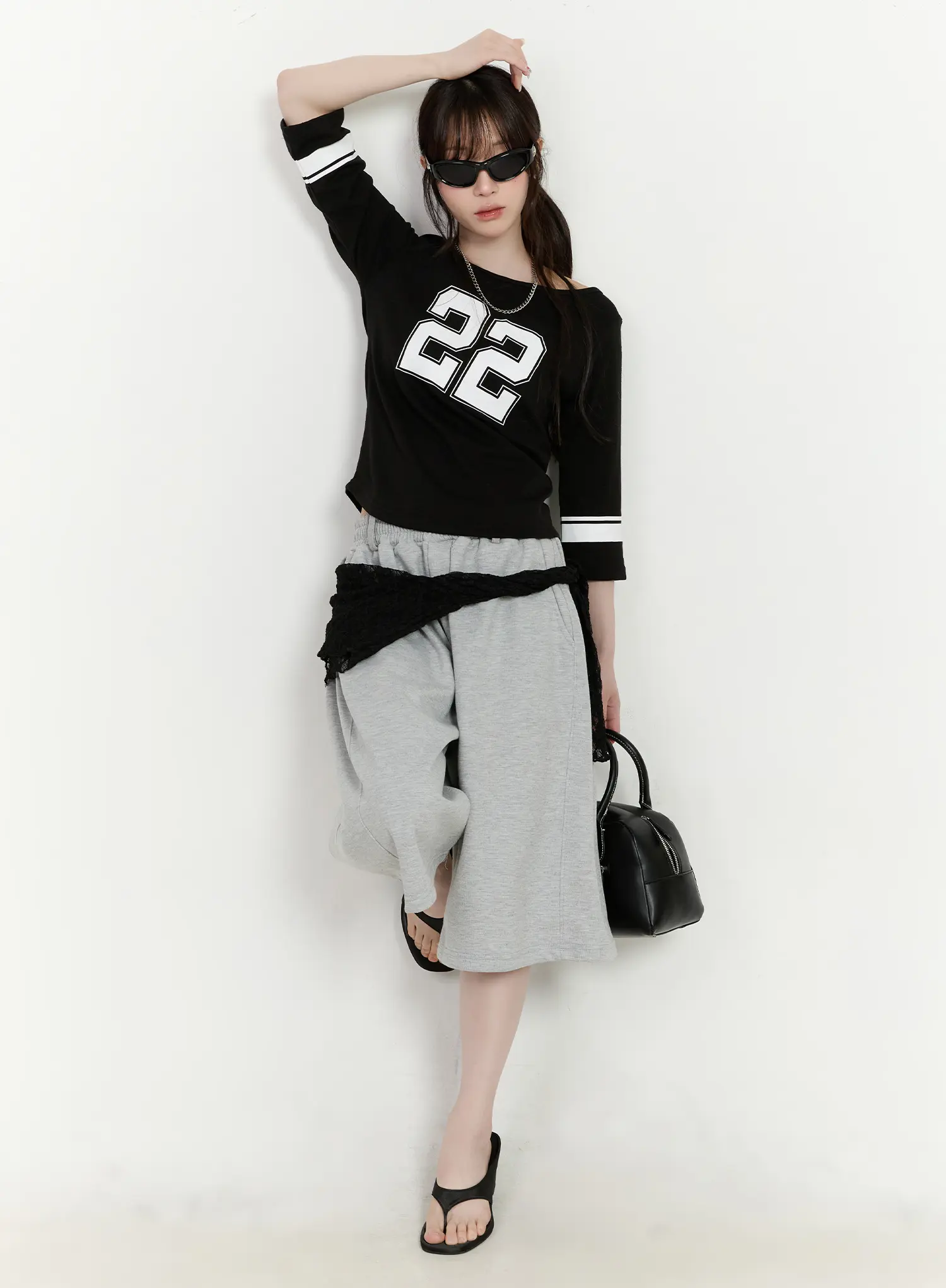 Pleated Baggy Sweat Shorts CA503 - Image 3