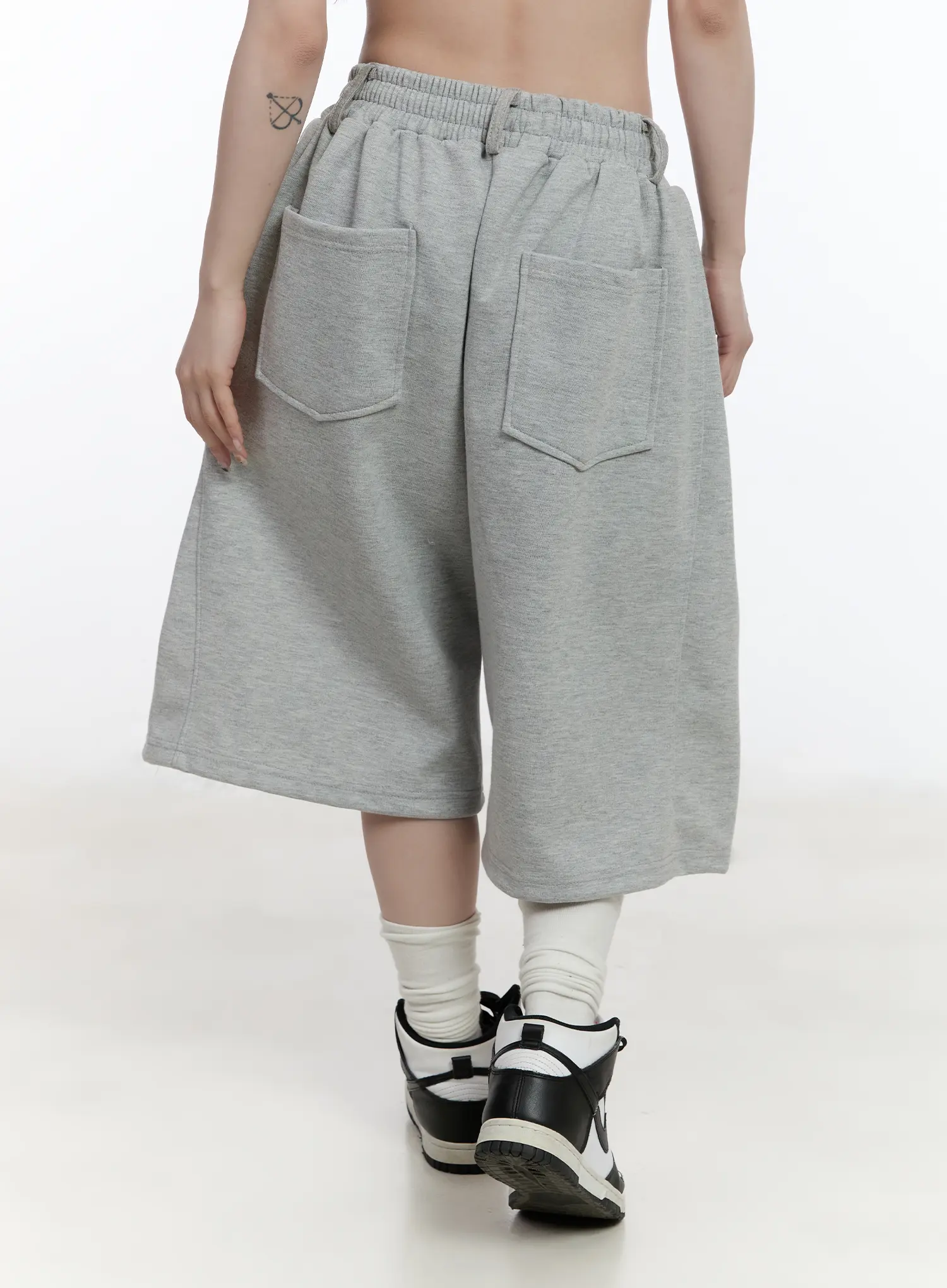 Pleated Baggy Sweat Shorts CA503 - Image 5