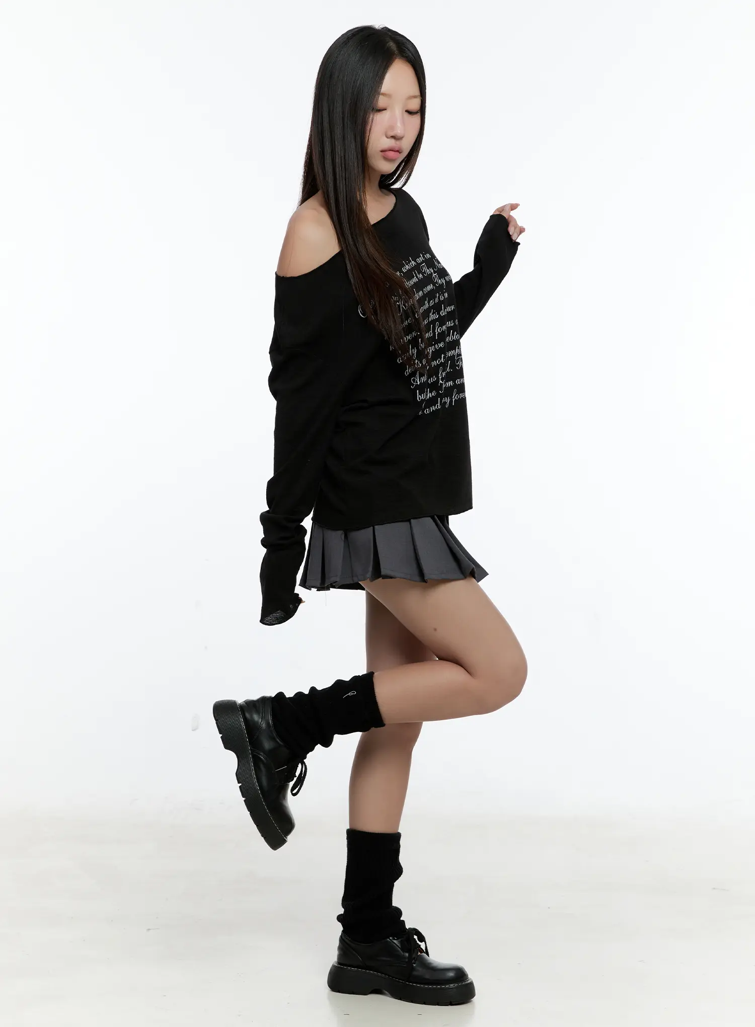 Pleated Belted Mini Skirt CS517 - Image 3