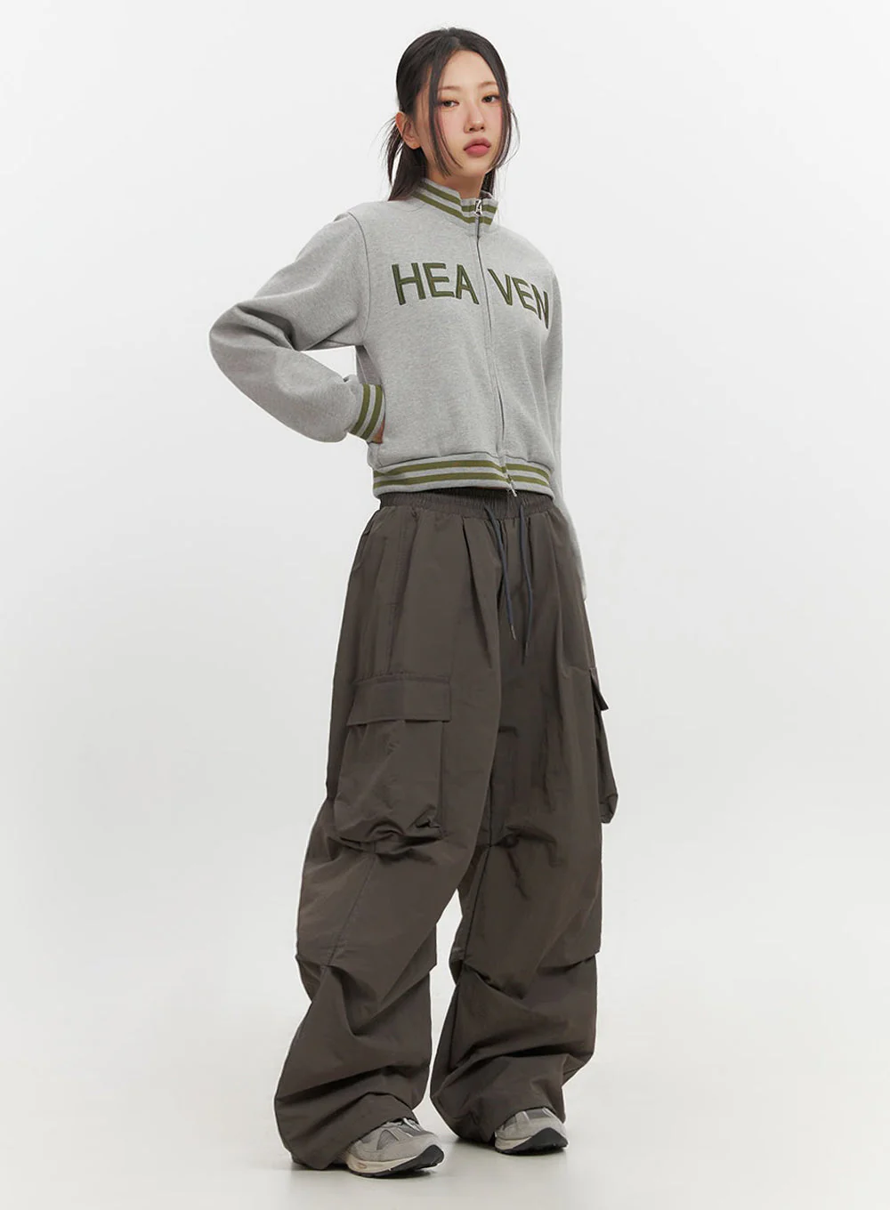 Pocketed Wide-Leg Cargo Pants IF510 - Image 5