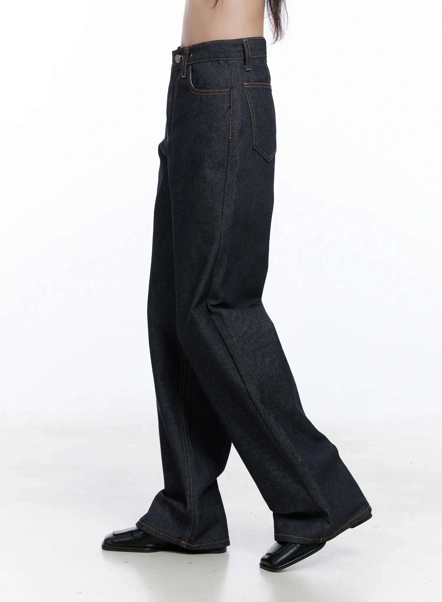 Reyna Non-Fade Relaxed Jeans CS519 - Image 3