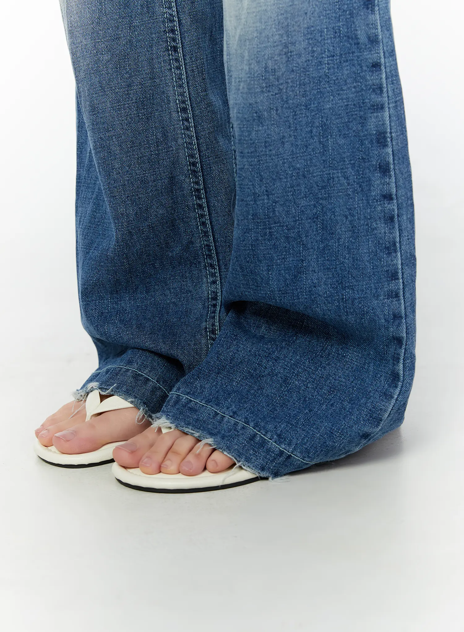 Ria Classic Wide Leg Jeans CY514 - Image 5
