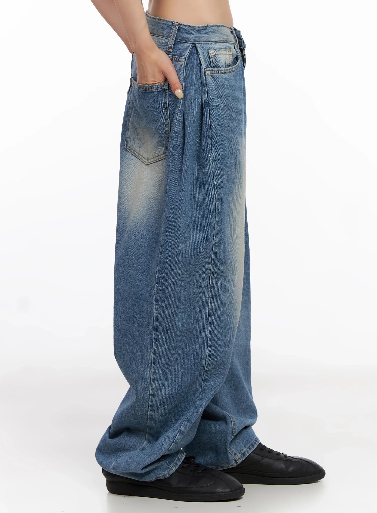Ruthie Side Pleat Relaxed-Fit Jeans IS515 - Image 9