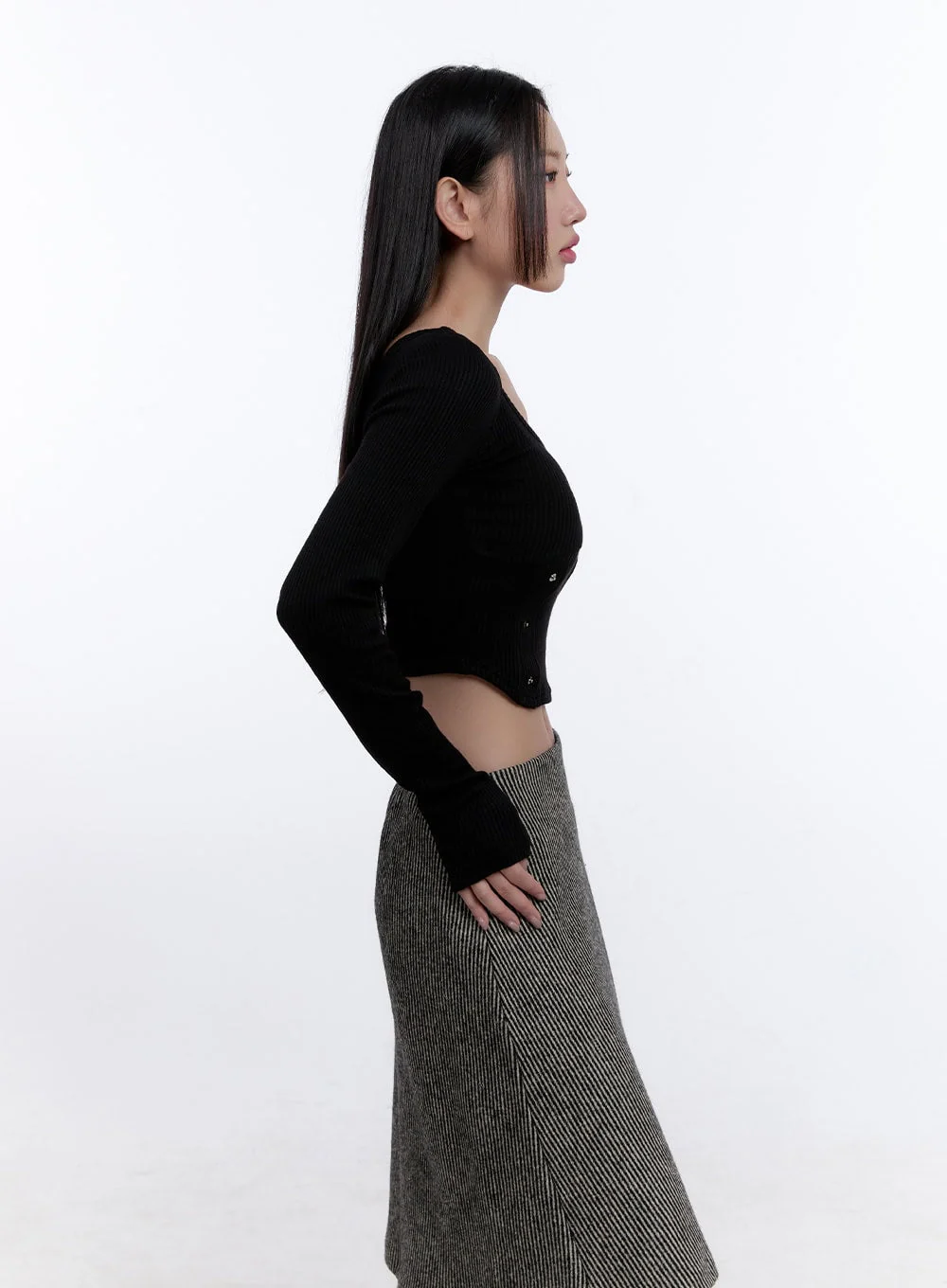 Scoop-Neck Long-Sleeve Crop Top CJ509 - Image 6