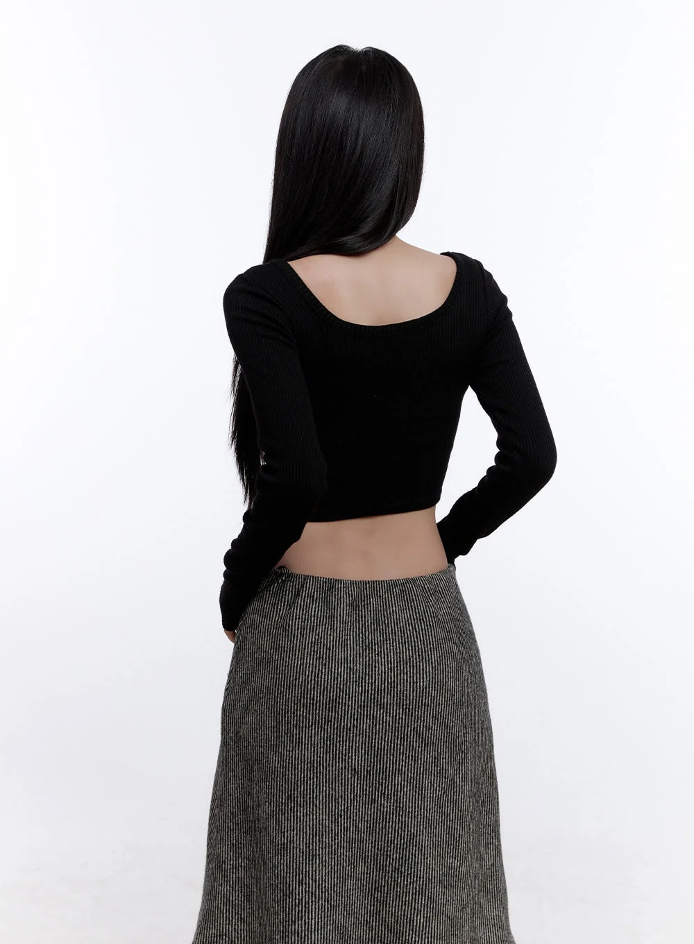 Scoop-Neck Long-Sleeve Crop Top CJ509 - Image 7