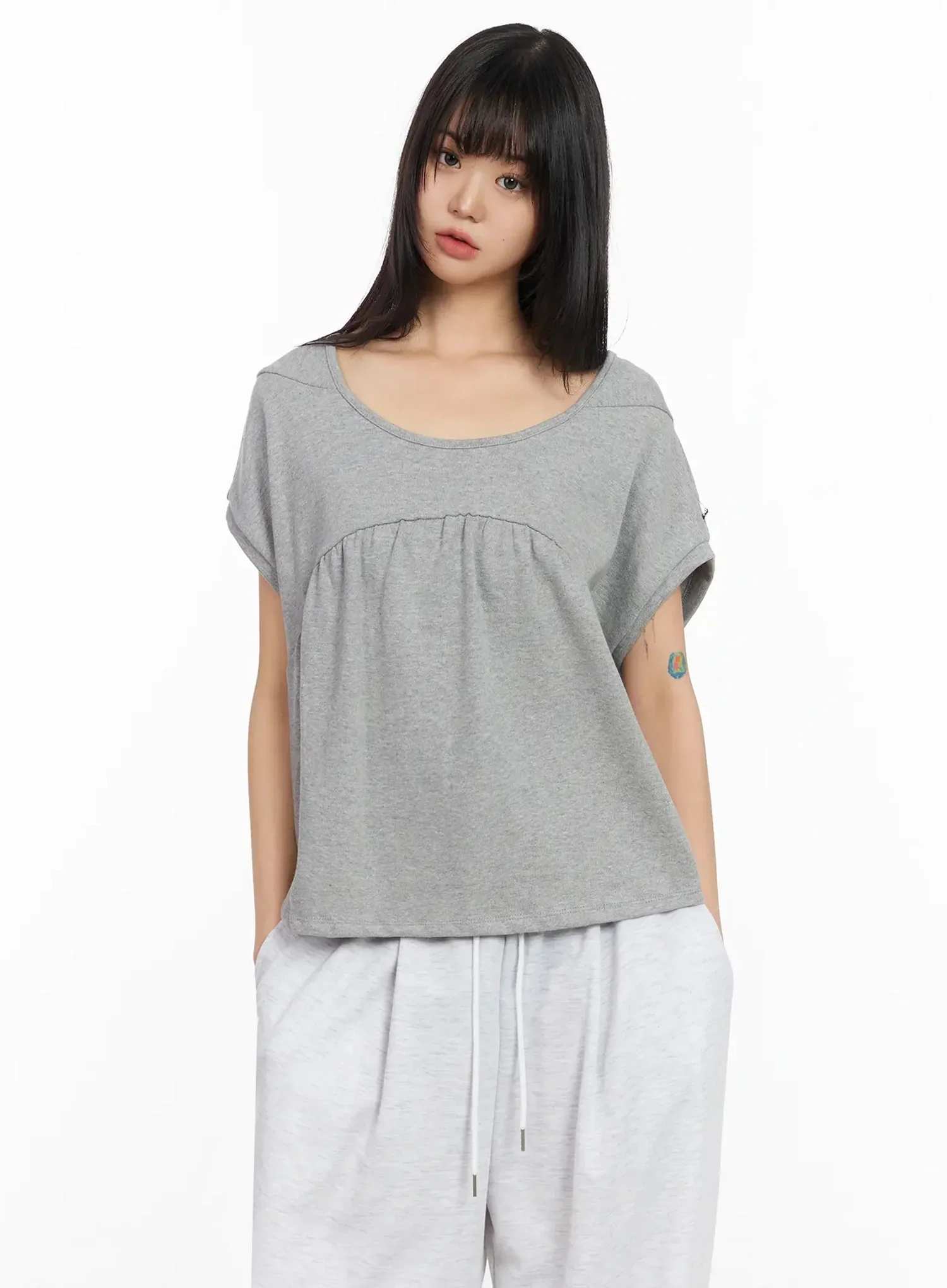 Scoop Neck Shirred Tee IA523 - Image 2