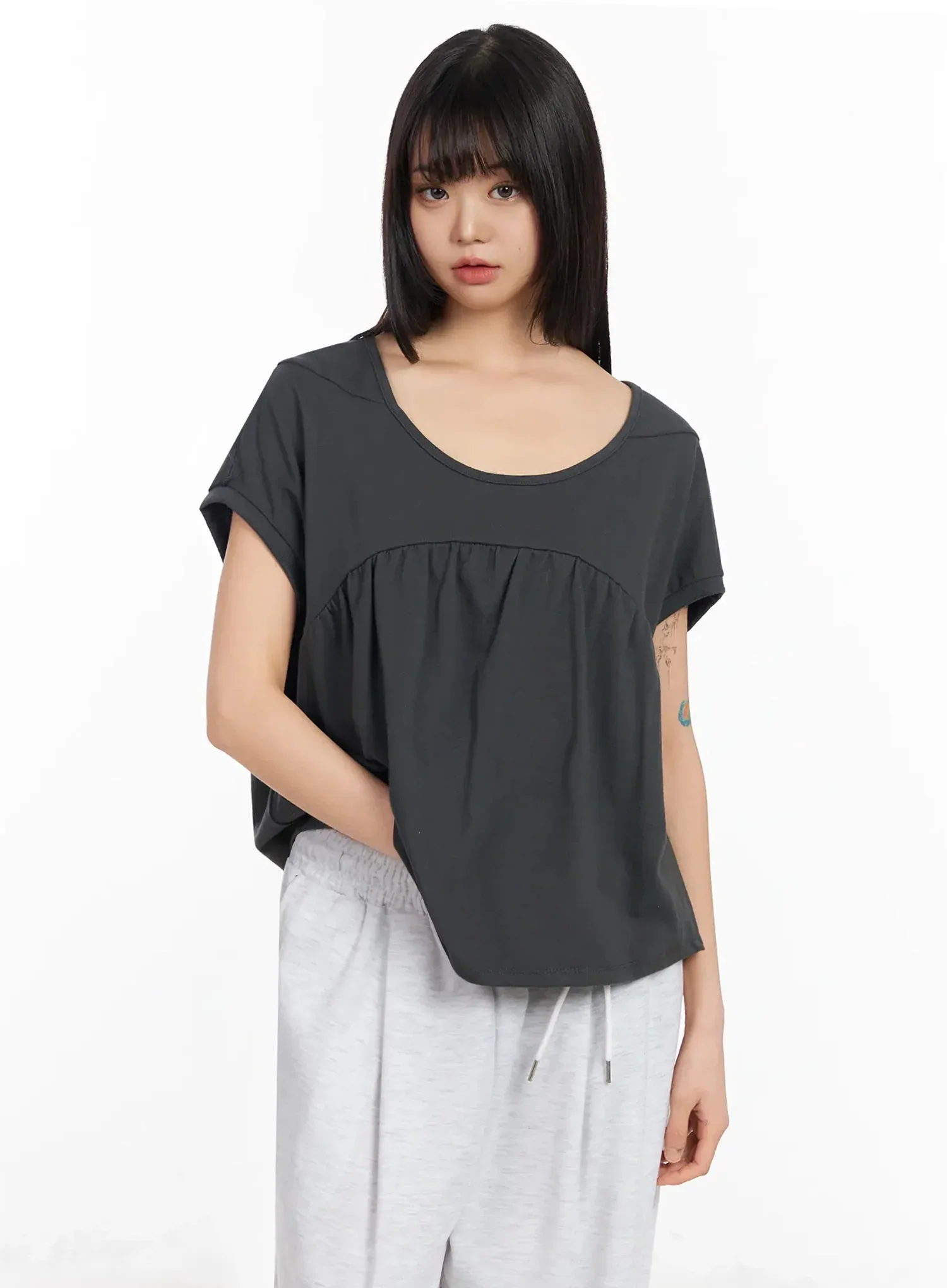 Scoop Neck Shirred Tee IA523 - Image 7