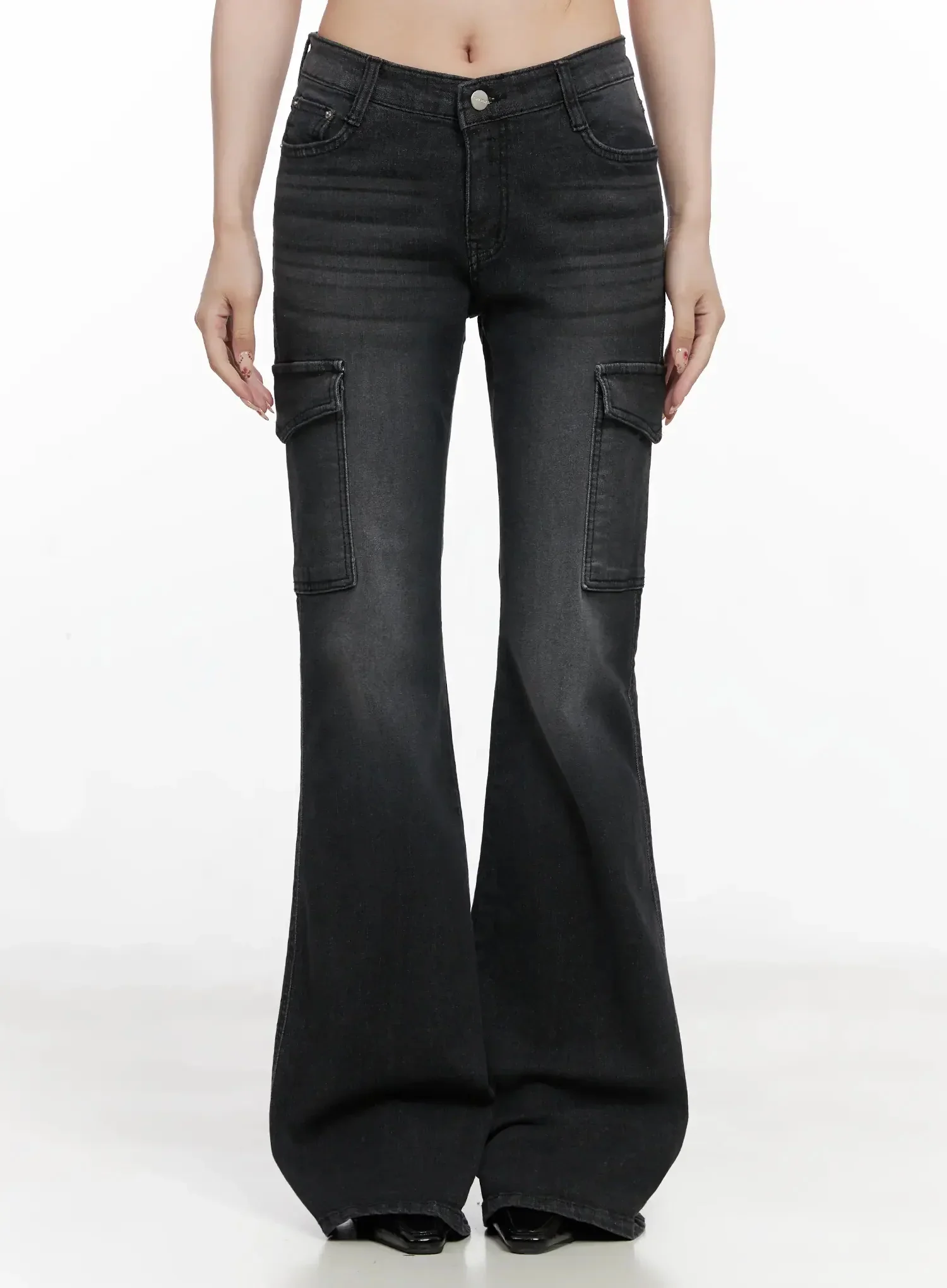 Seowon Black Cargo Low-Rise Bootcut Jeans IN514