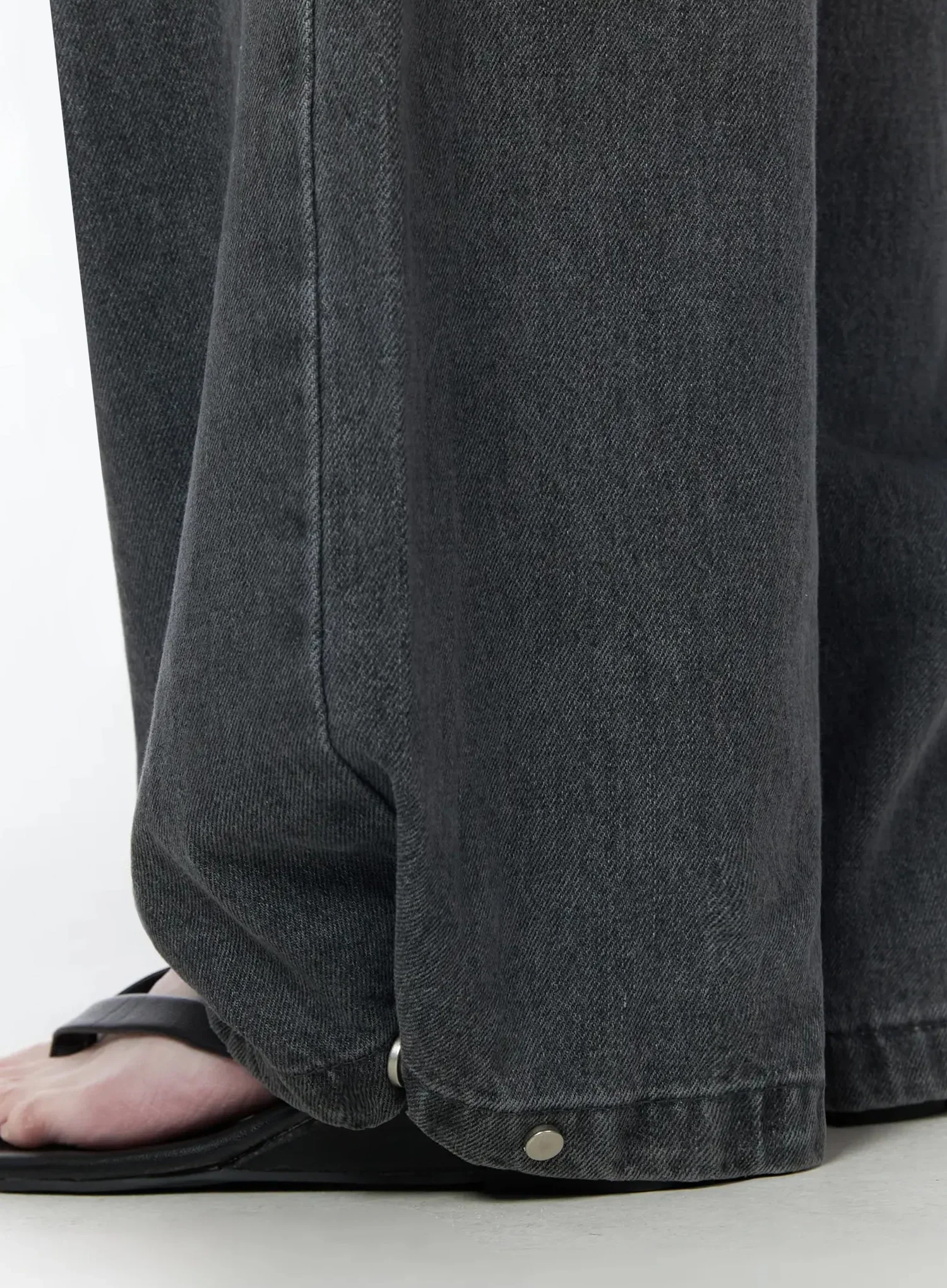 Shia Vintage Wash Wide-Leg Jeans IY514 - Image 2