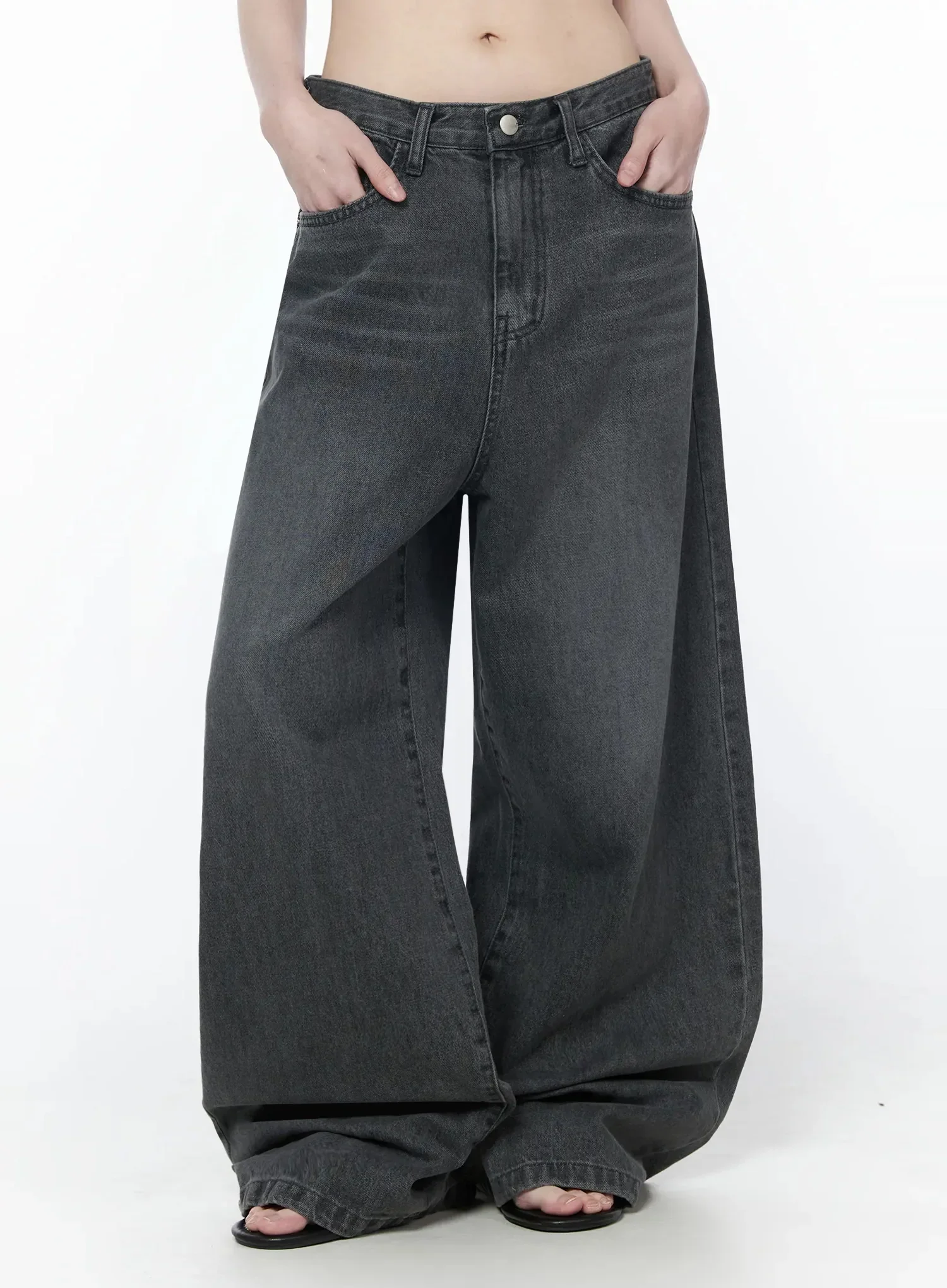 Shia Vintage Wash Wide-Leg Jeans IY514 - Image 9