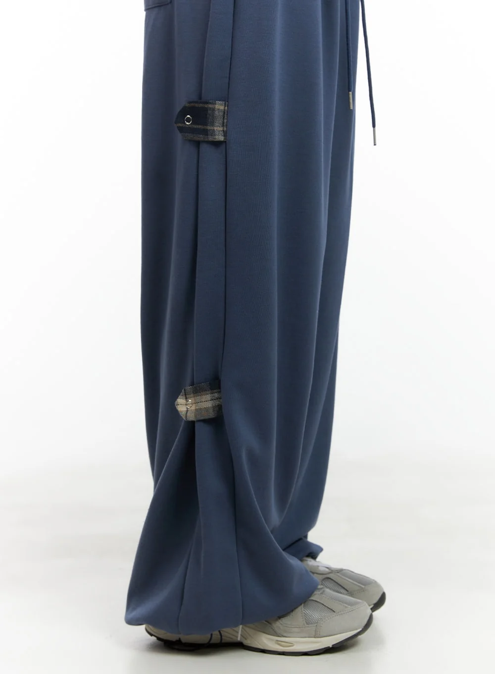 Side Buckle Oversized Sweatpants CG423 - Image 4