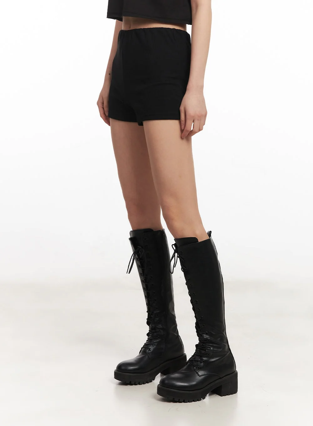 Slim-Fit Ribbed Shorts CA514 - Image 7