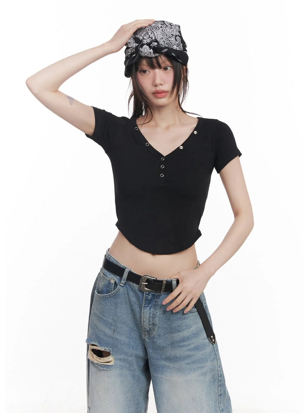 Slim-Fit V-Neck Buttoned Top CY520 - Image 10
