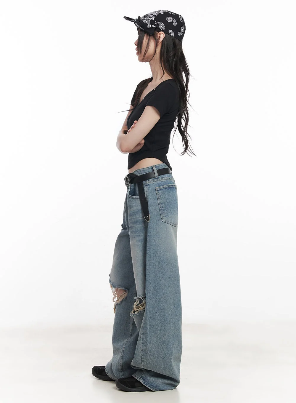 Slim-Fit V-Neck Buttoned Top CY520 - Image 5
