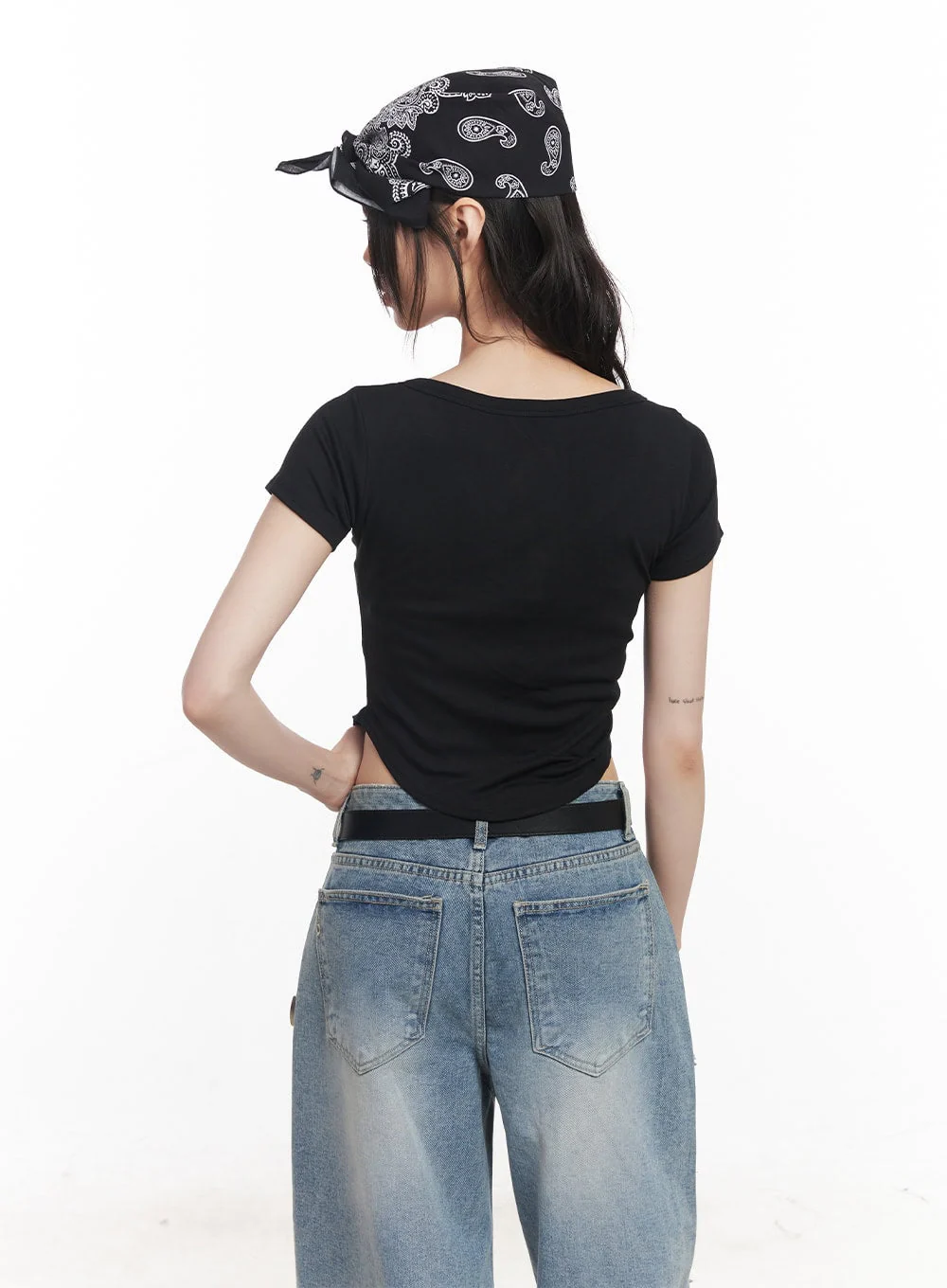 Slim-Fit V-Neck Buttoned Top CY520 - Image 9