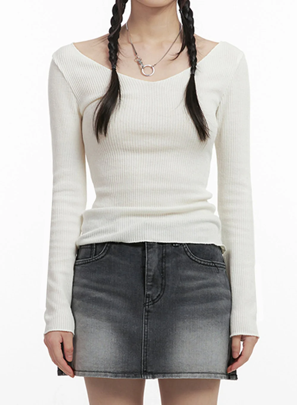 Slim-Fit V-Neck Long Sleeve Top IN427 - Image 4