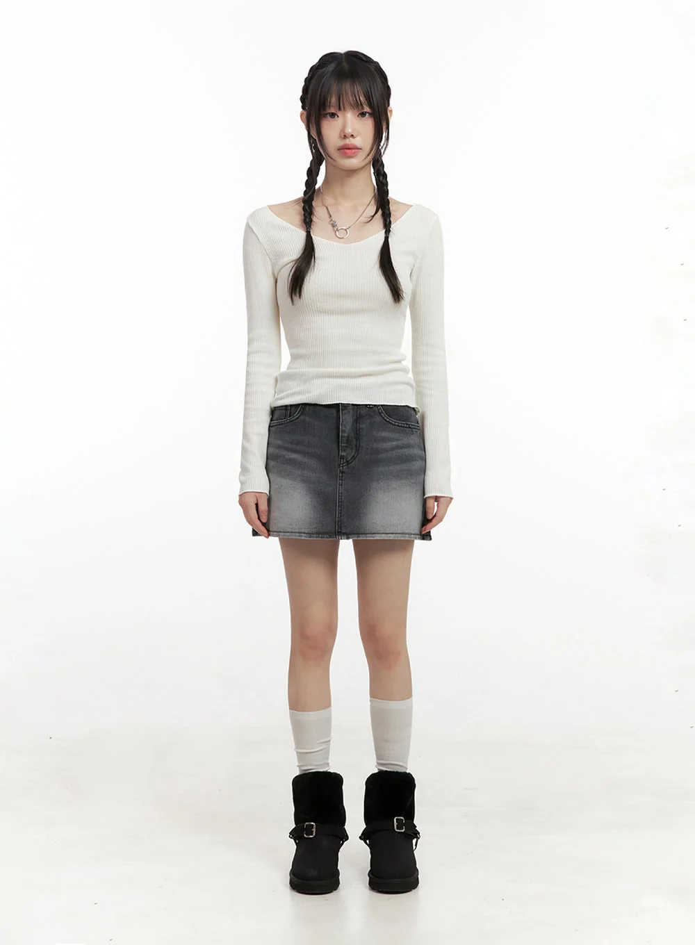 Slim-Fit V-Neck Long Sleeve Top IN427 - Image 5
