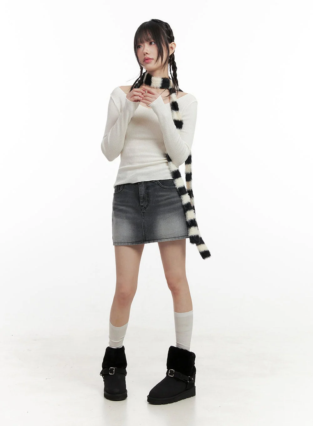 Slim-Fit V-Neck Long Sleeve Top IN427 - Image 8