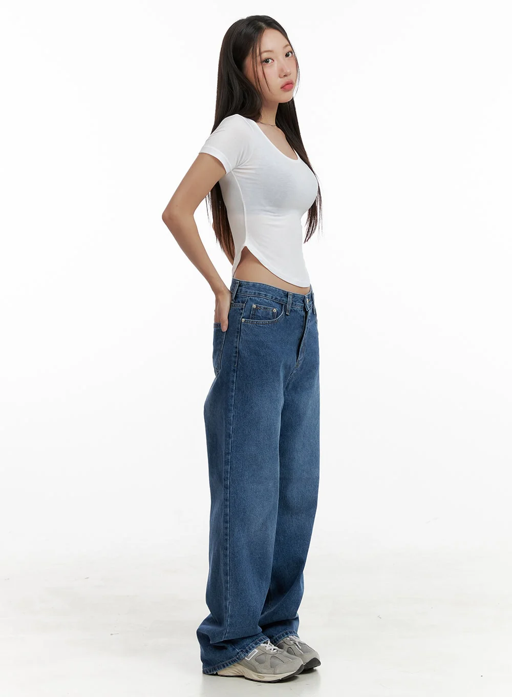 Slim U-Neck Crop Top CL431 - Image 3